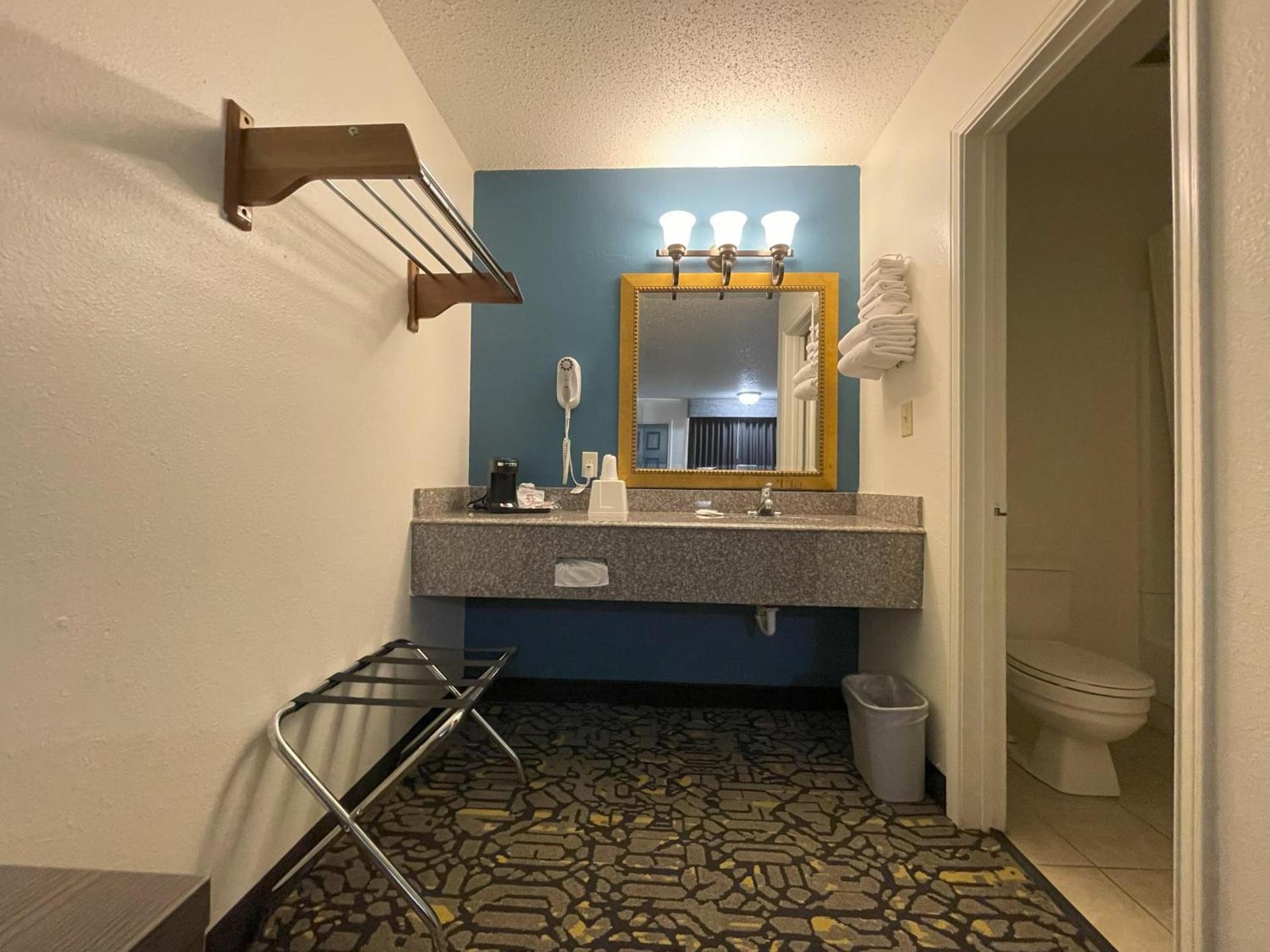 Countryside Inn photo 8