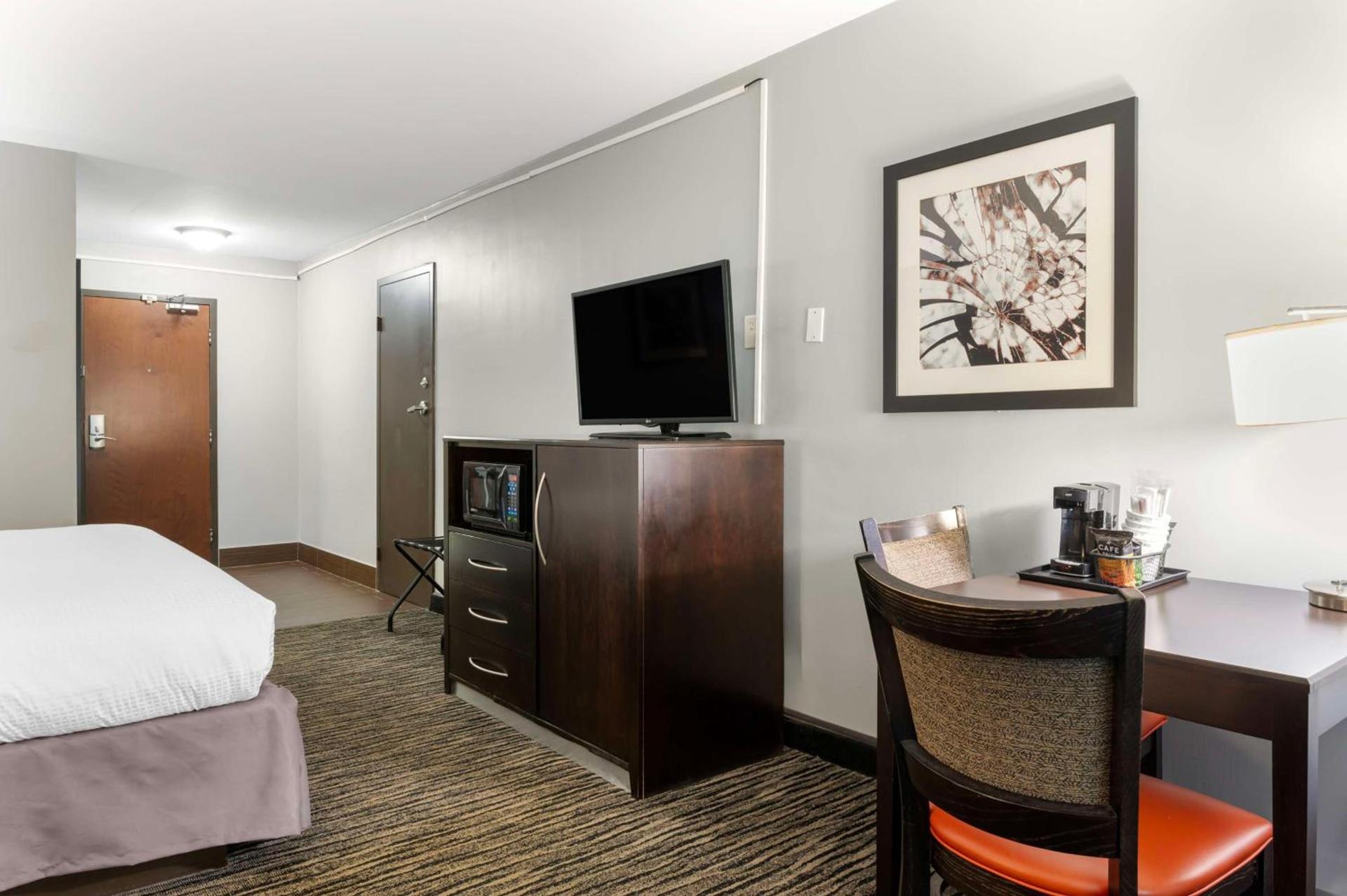 Best Western University Inn at Valparaiso photo 20