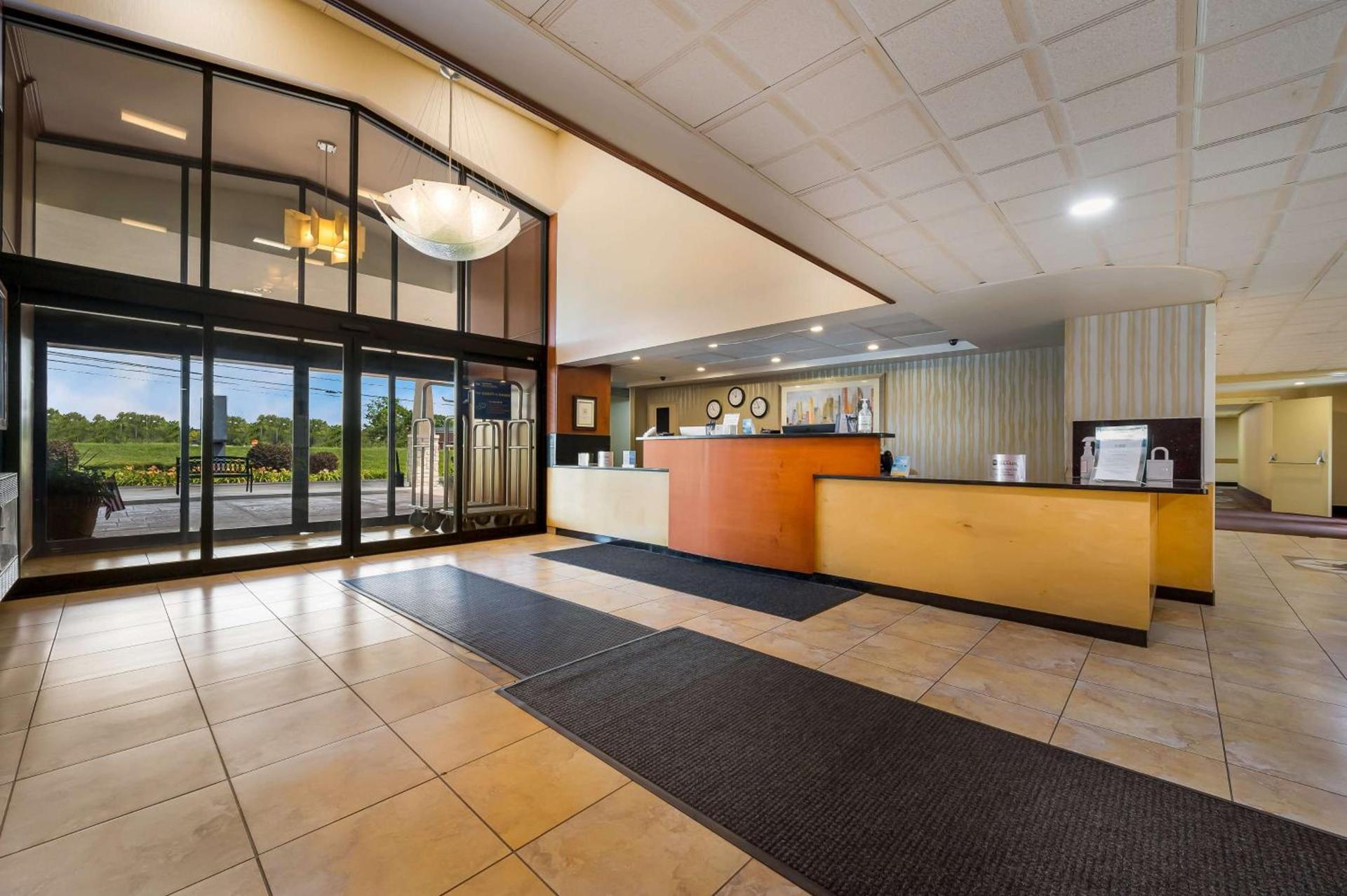 Best Western Detroit Livonia photo 2