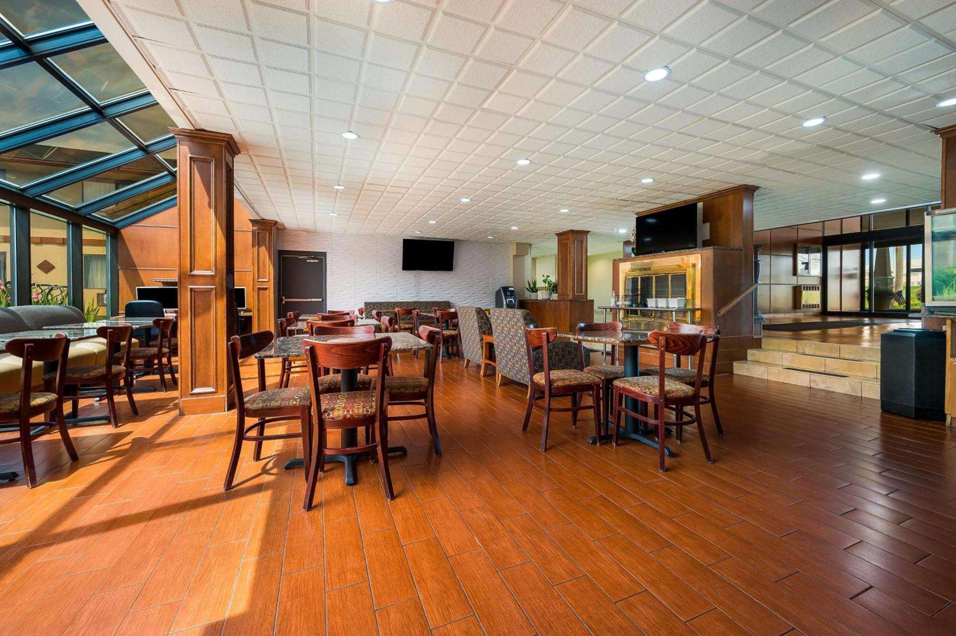 Best Western Detroit Livonia photo 38