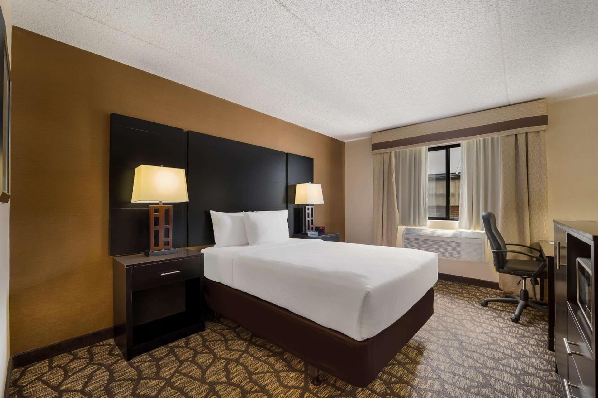 Best Western Detroit Livonia photo 25
