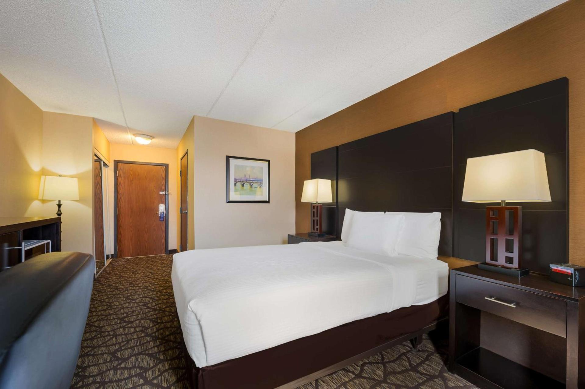 Best Western Detroit Livonia photo 26