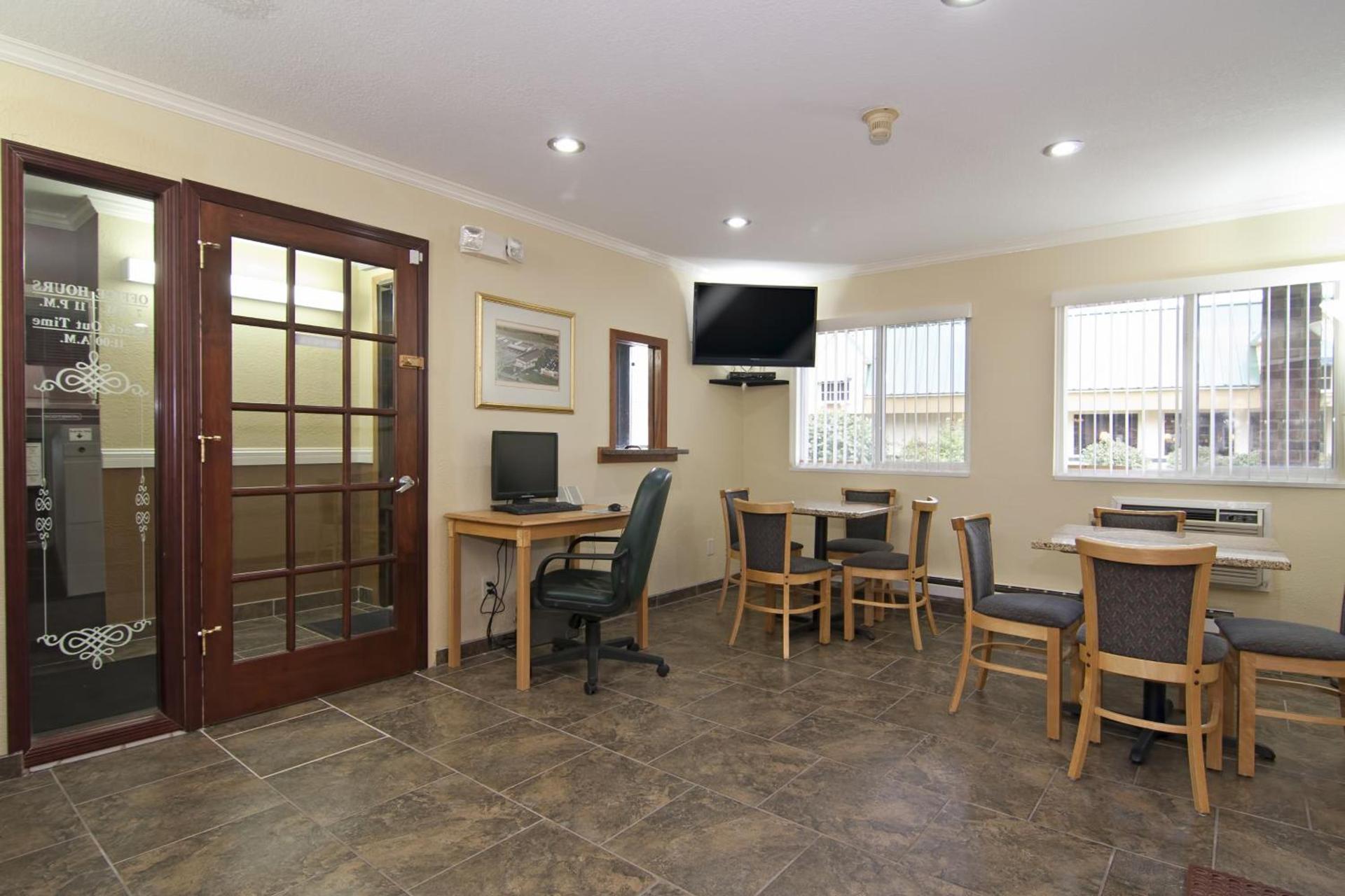 Valley Inn Shakopee photo 15