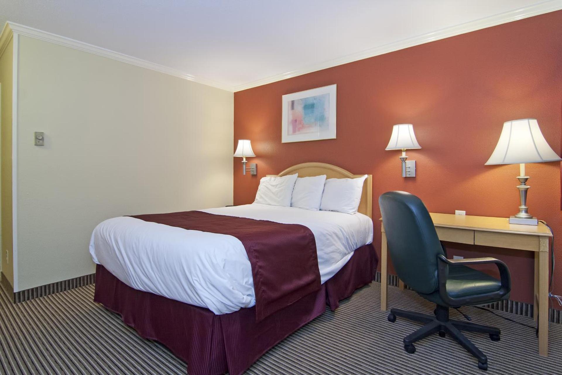 Valley Inn Shakopee photo 12