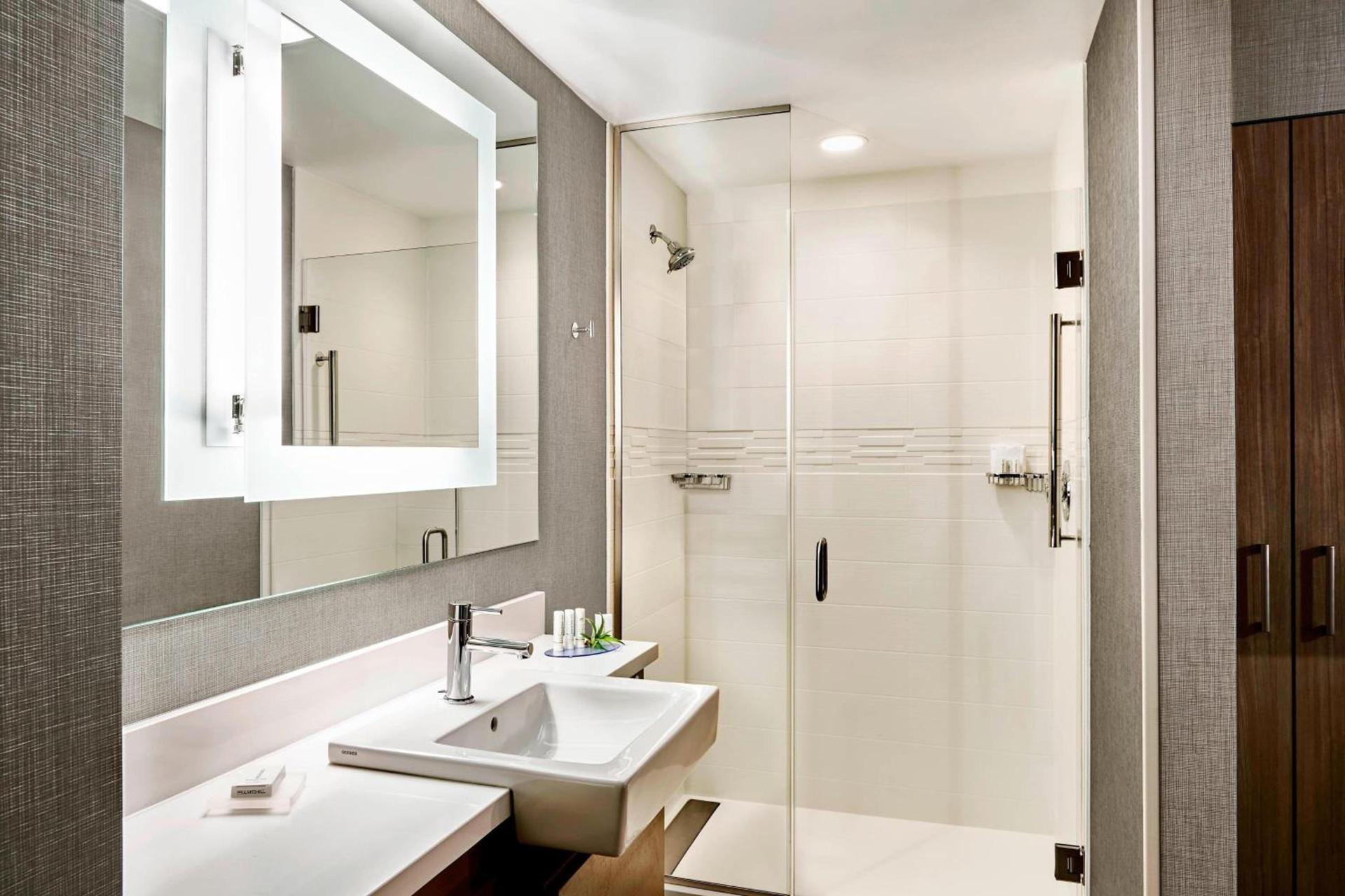 SpringHill Suites By Marriott Durham City View photo 23