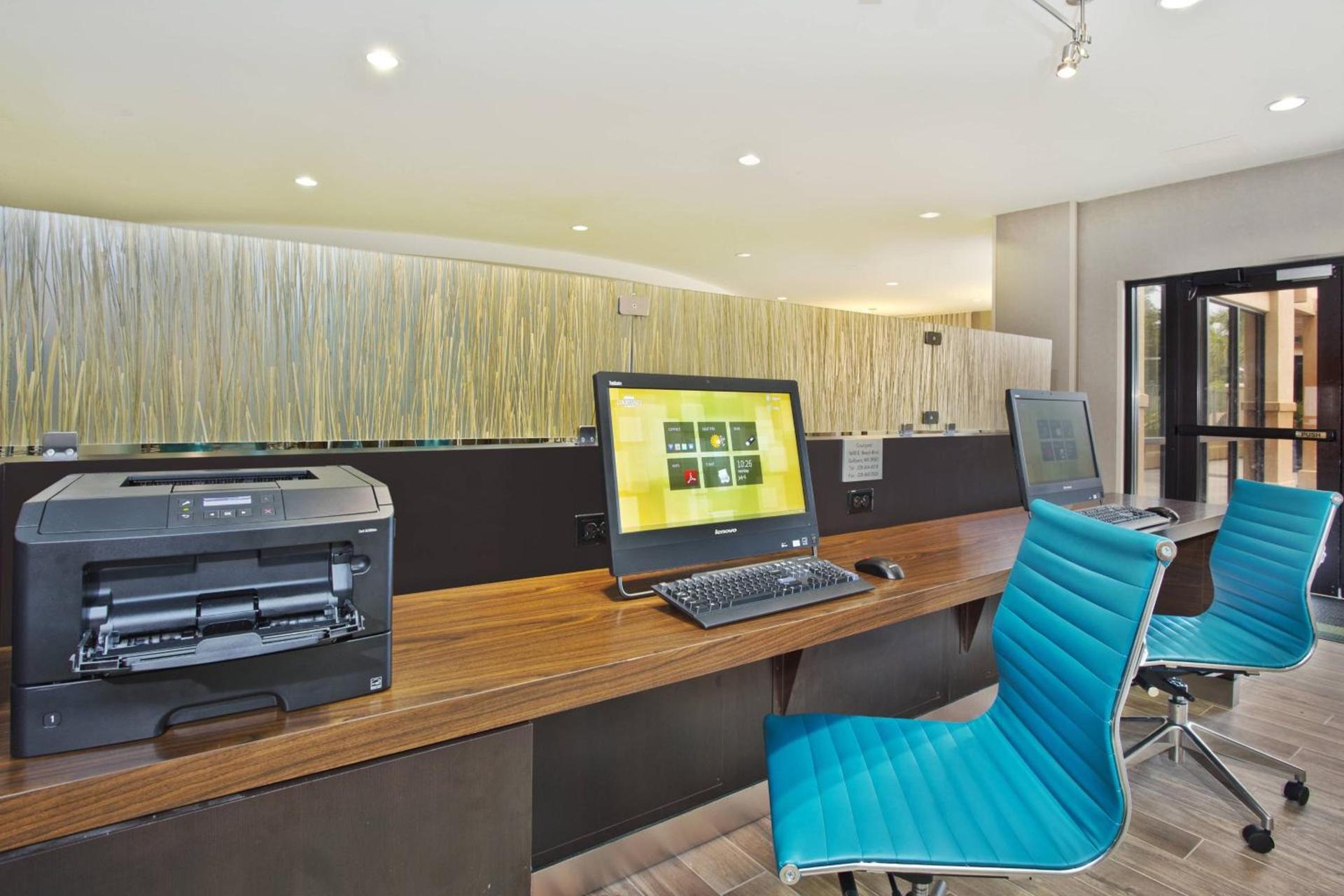 Courtyard by Marriott Gulfport Beachfront photo 12