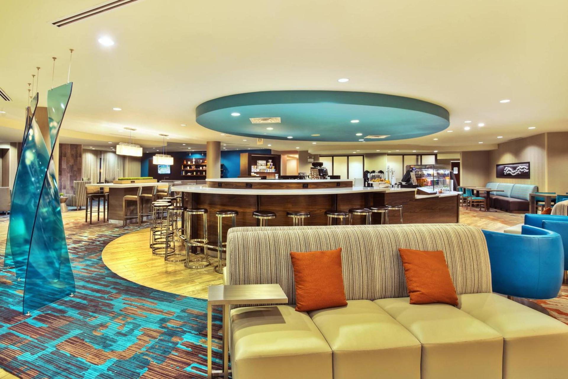 Courtyard by Marriott Gulfport Beachfront photo 17