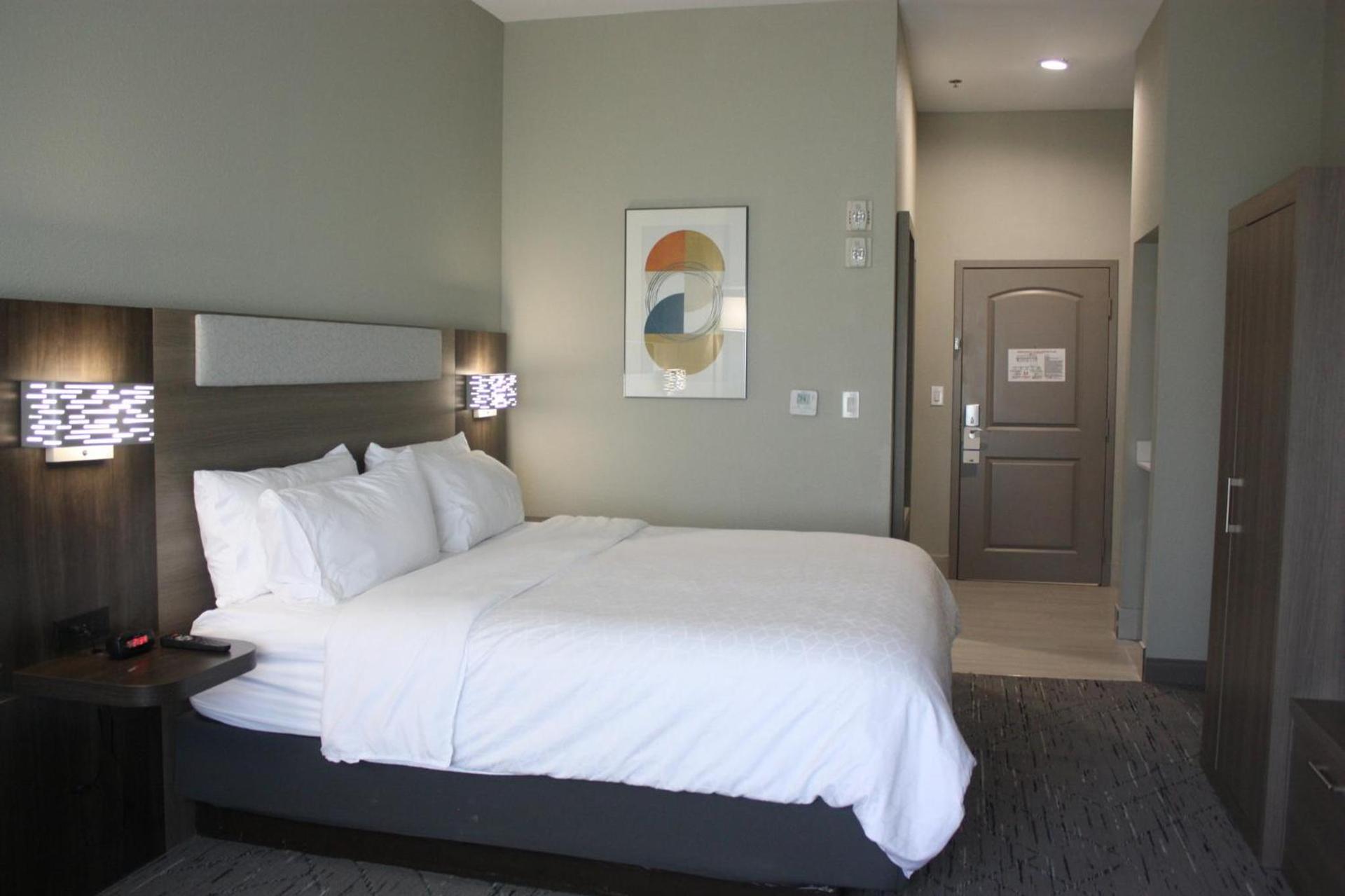 Holiday Inn Express Hotel & Suites Shamrock North by IHG photo 27