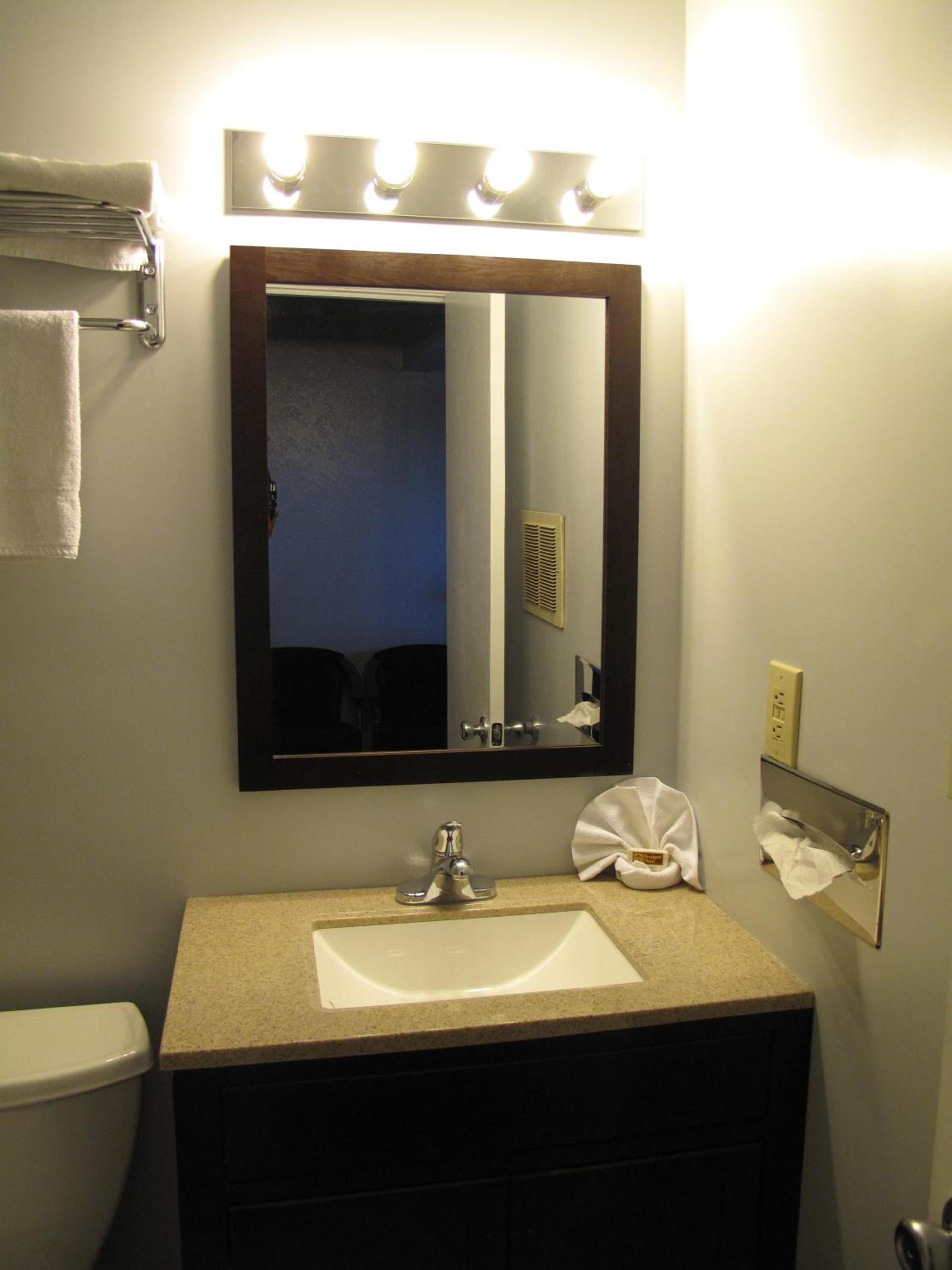 West Inn NAU - Downtown Flagstaff photo 43
