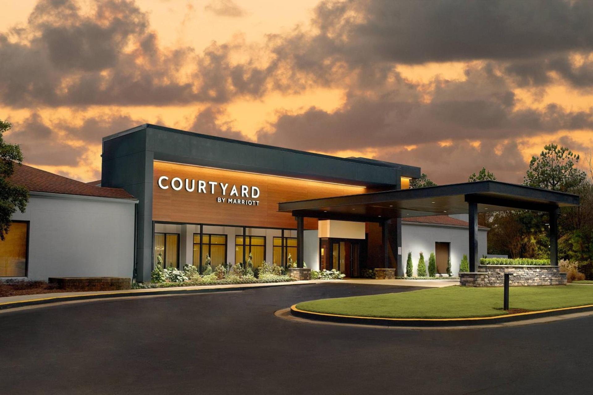 Courtyard by Marriott Atlanta Airport South/Sullivan Road photo 1