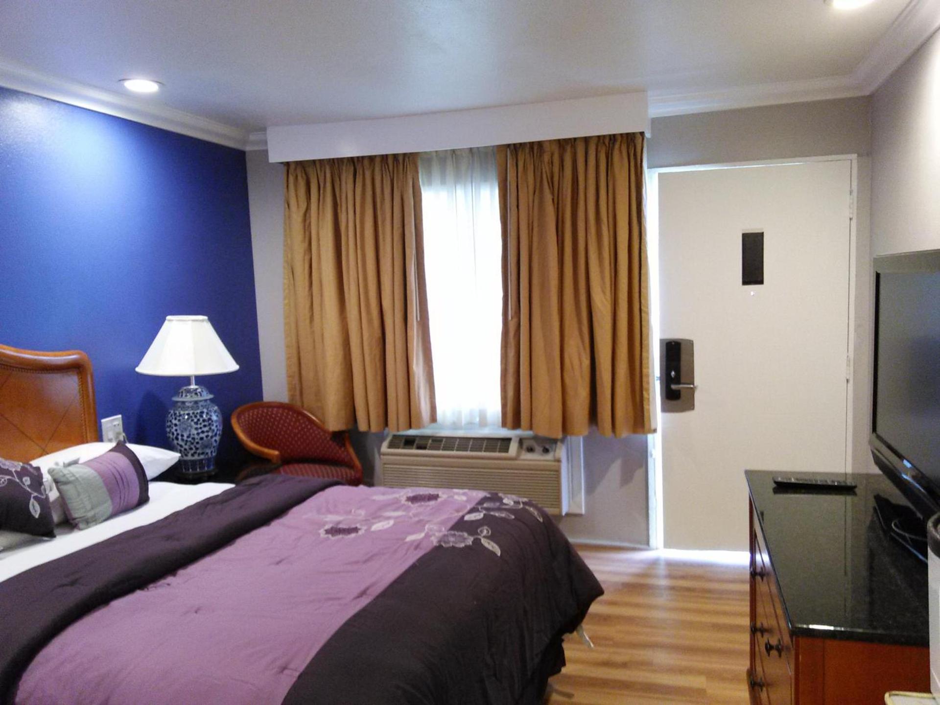 Highlander Motel photo 12