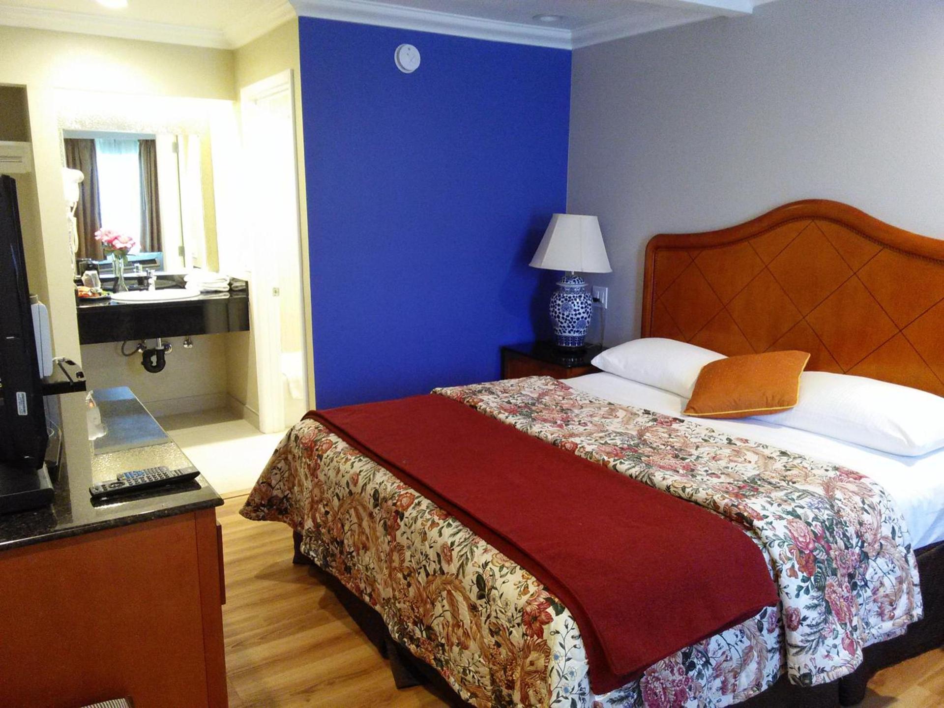 Highlander Motel photo 17