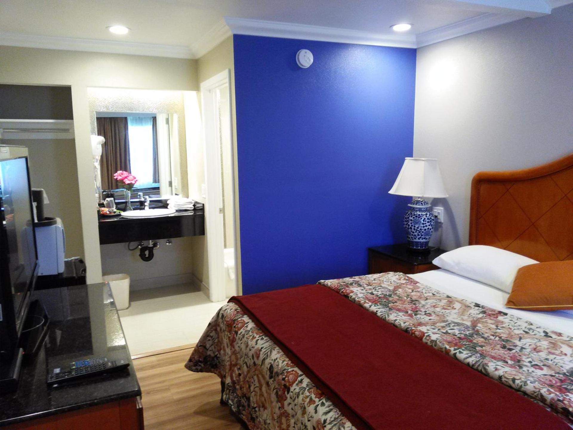 Highlander Motel photo 23