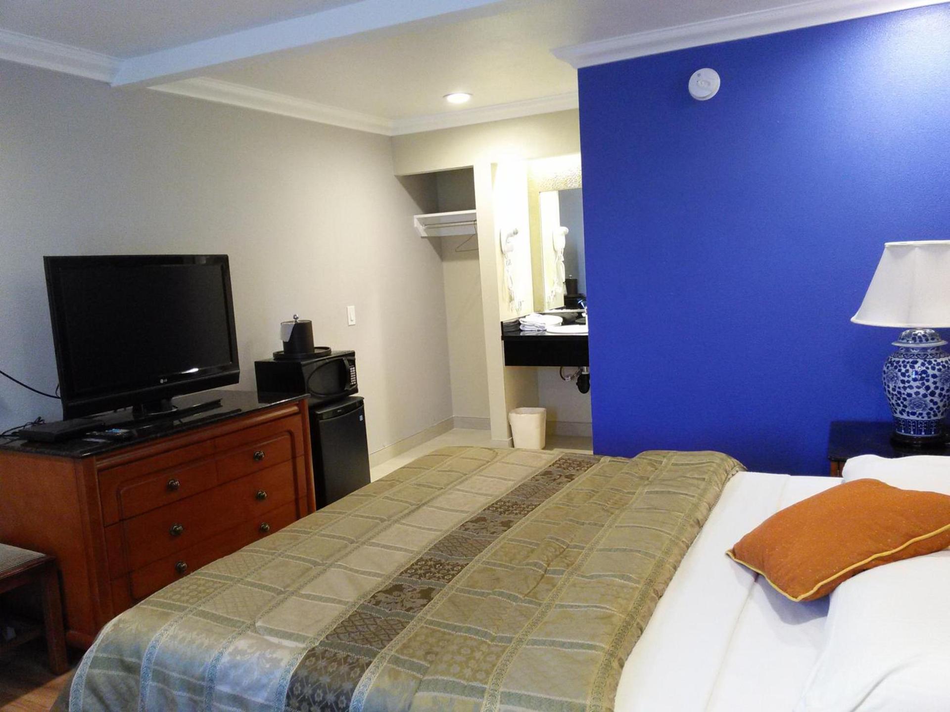 Highlander Motel photo 15