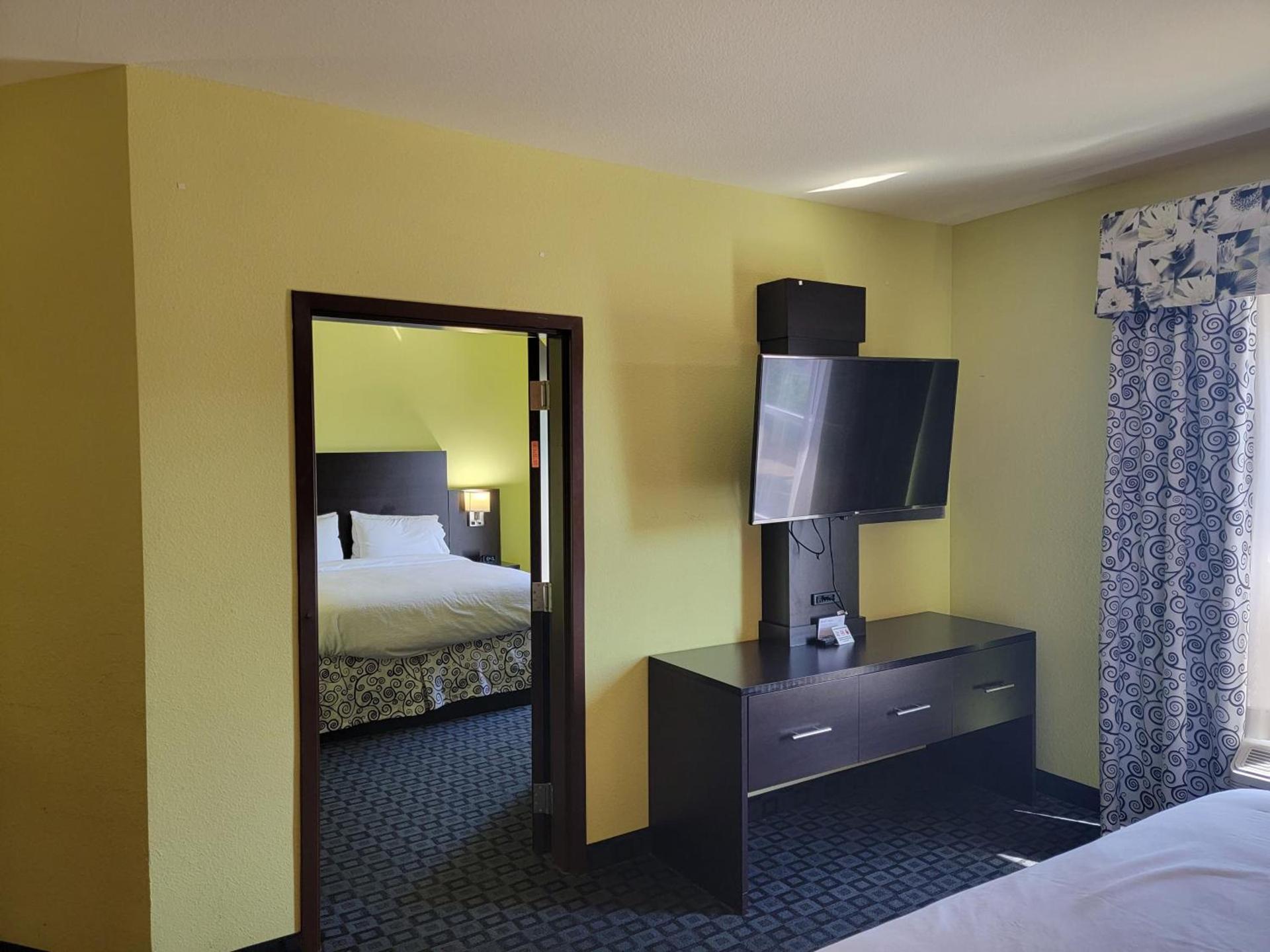 Holiday Inn Garland by IHG photo 65