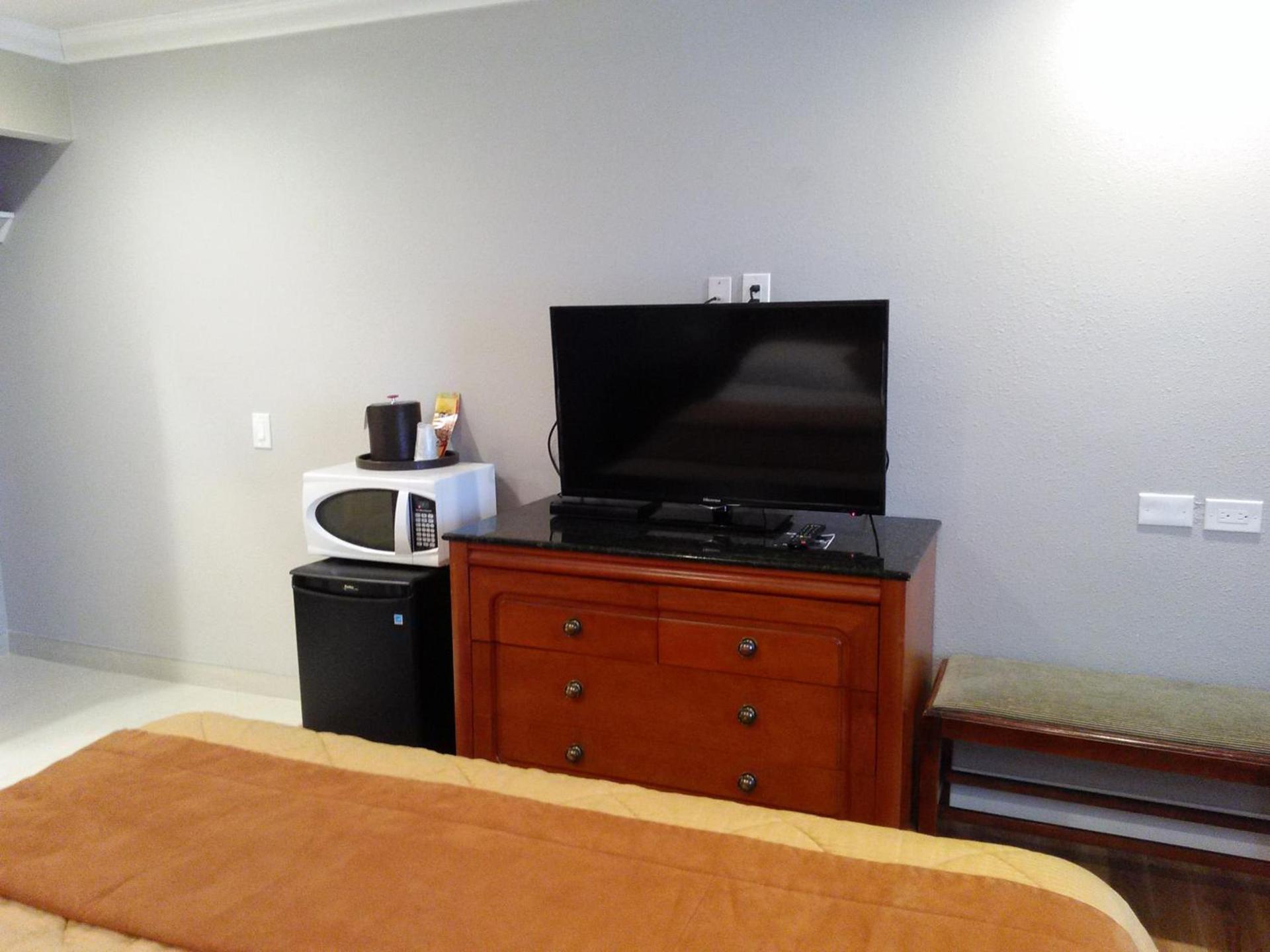 Highlander Motel photo 22