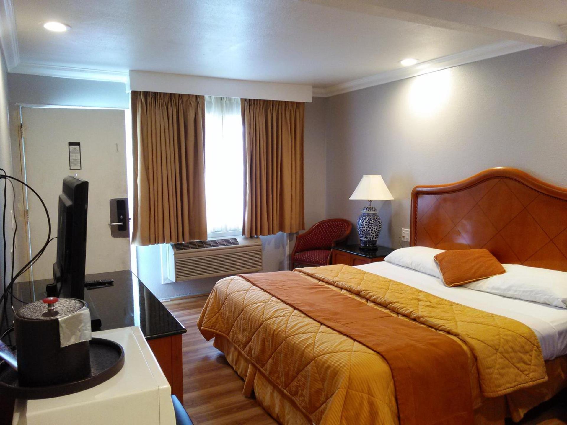 Highlander Motel photo 35