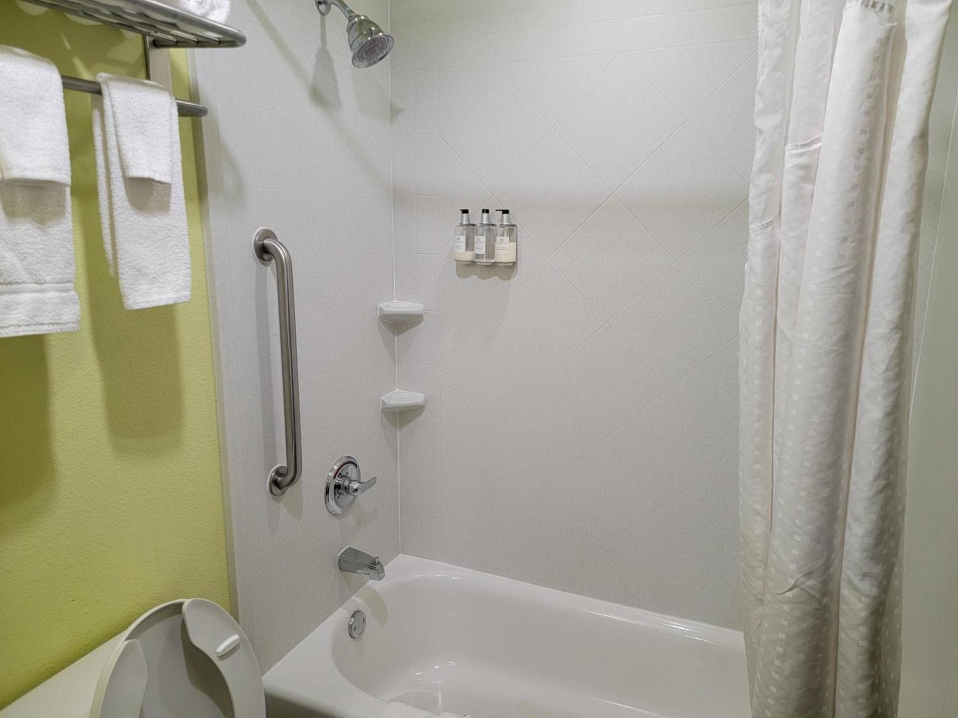 Holiday Inn Garland by IHG photo 32
