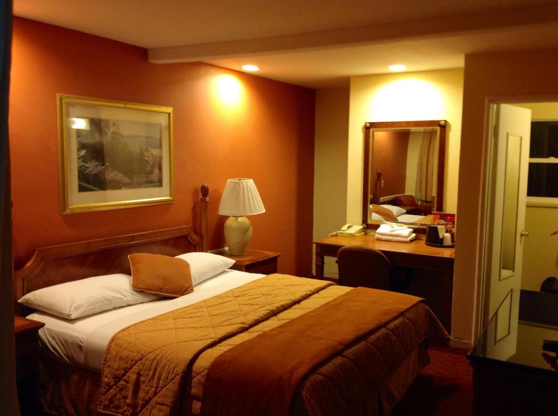 Highlander Motel photo 36