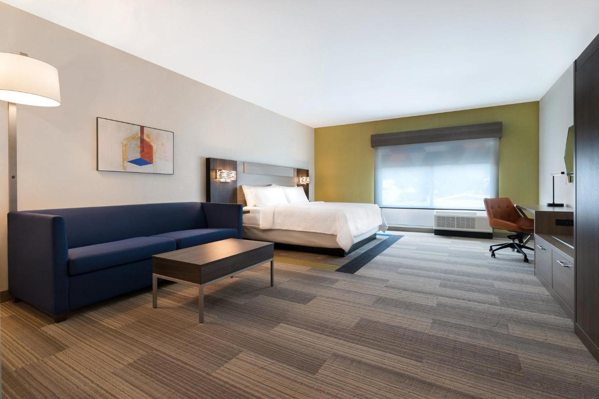 Holiday Inn Express & Suites - Glendale Downtown photo 60