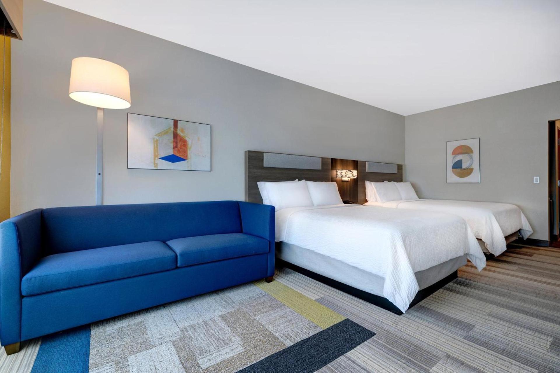 Holiday Inn Express & Suites - Glendale Downtown photo 83