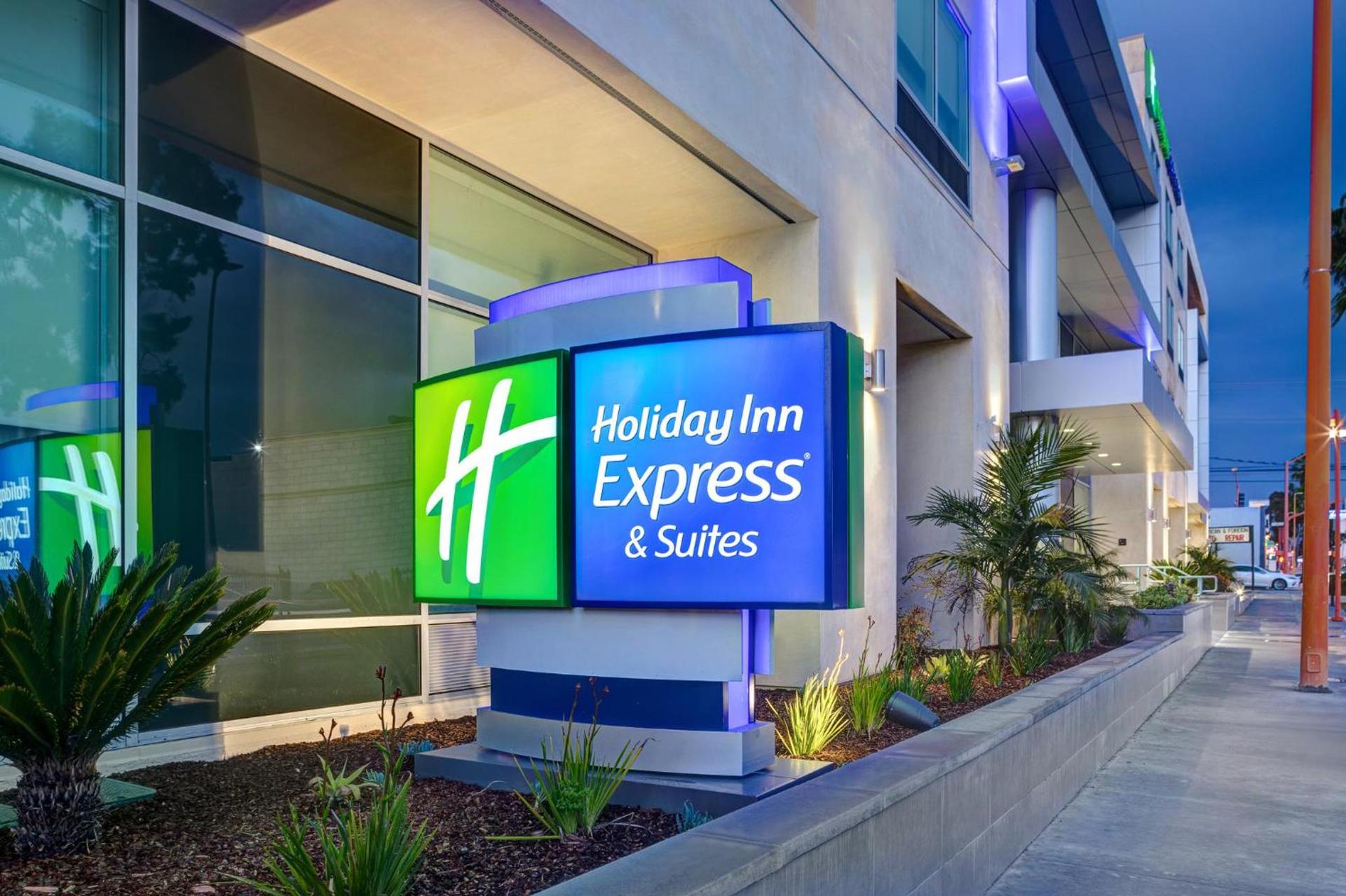 Holiday Inn Express & Suites - Glendale Downtown photo 85