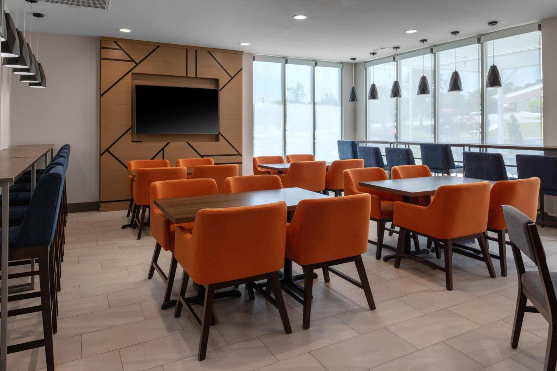 Holiday Inn Express - Rocky Mount - Sports Center by IHG photo 85