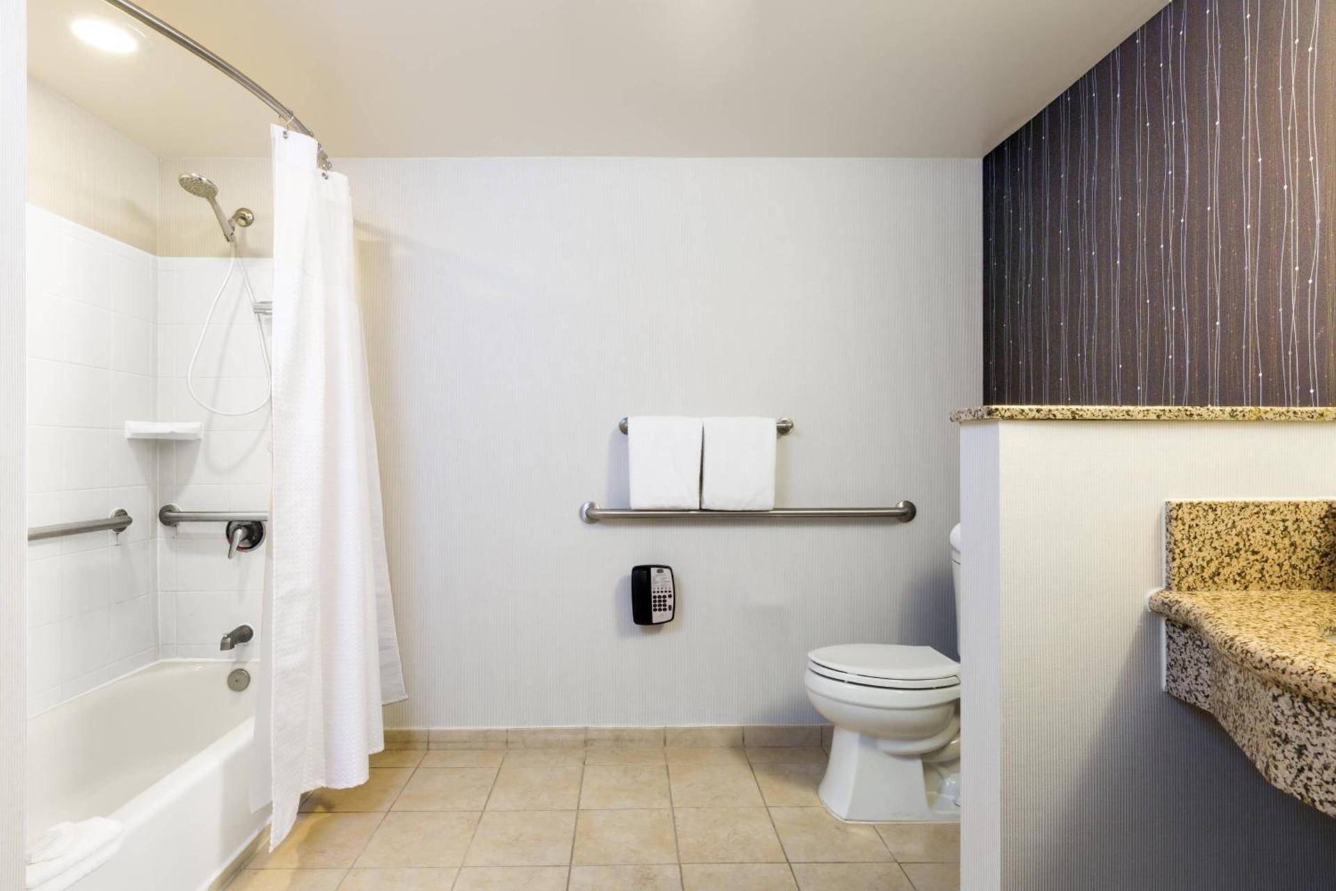 Courtyard by Marriott Houston Galleria photo 12