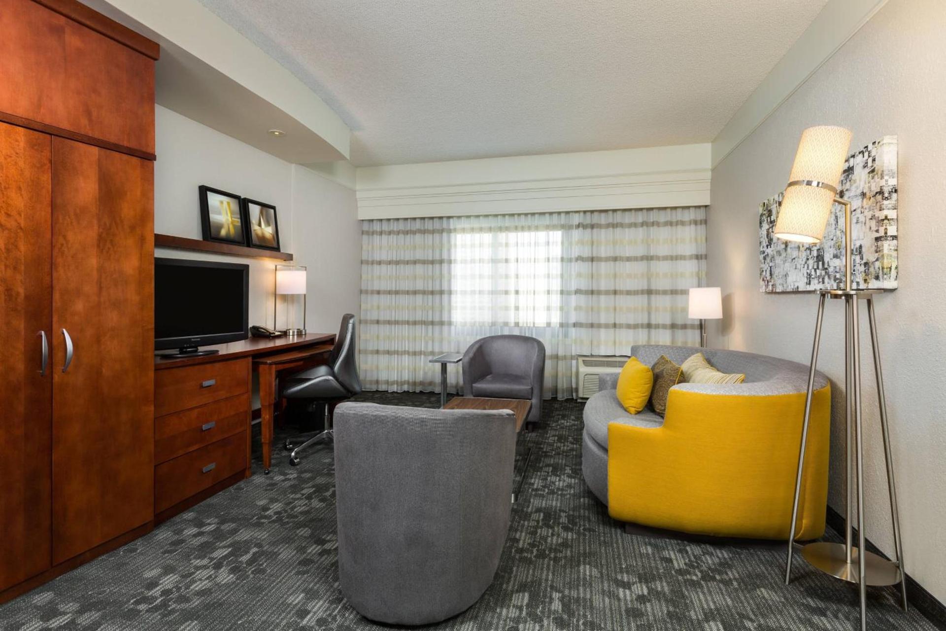 Courtyard by Marriott Houston Galleria photo 13