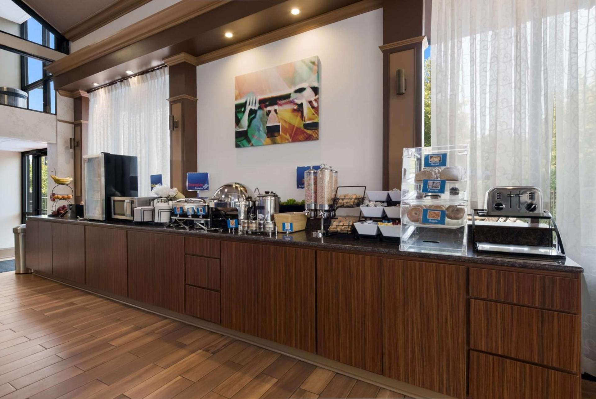 Best Western Hampton Coliseum Inn photo 7