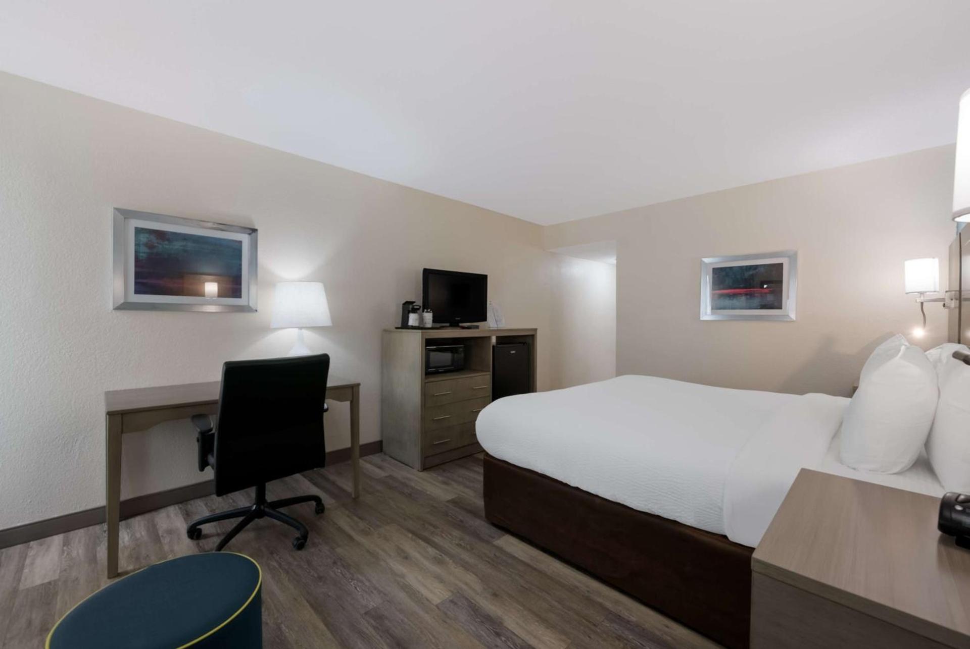 Best Western Hampton Coliseum Inn photo 16