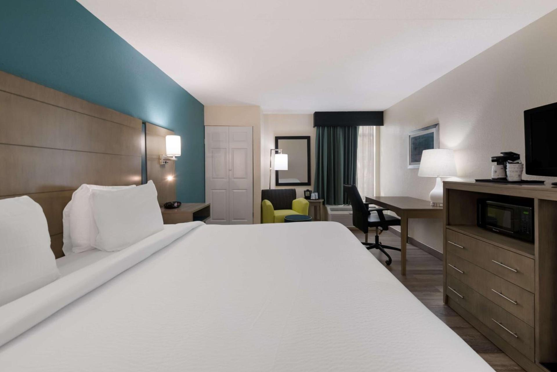 Best Western Hampton Coliseum Inn photo 17