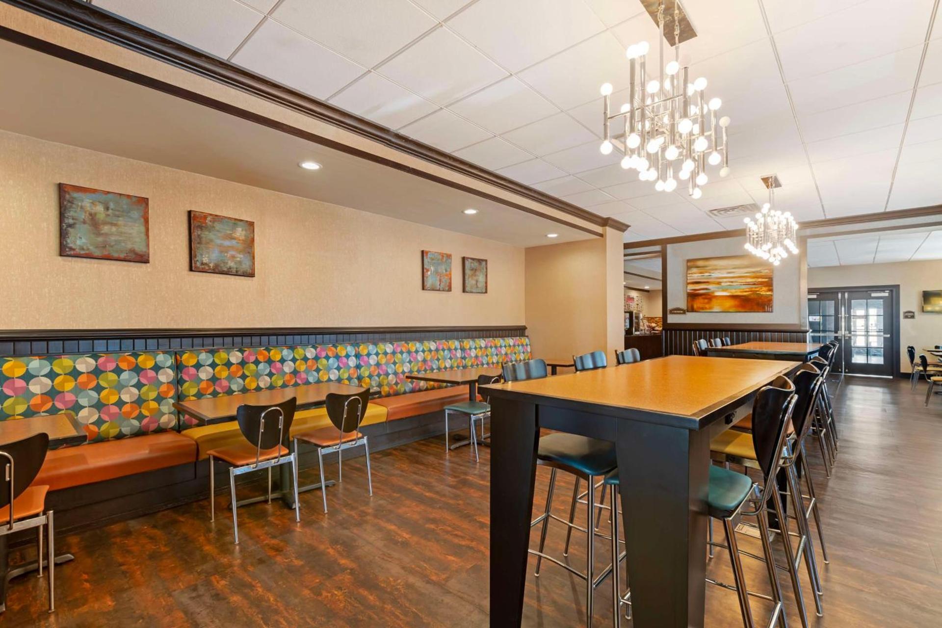 Best Western Plus Midwest Inn photo 5