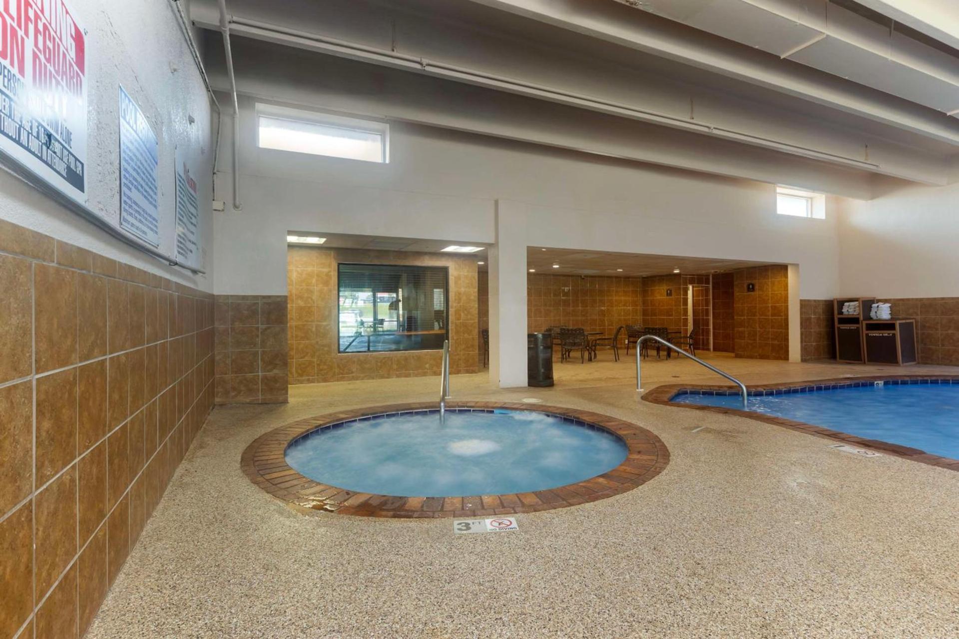 Best Western Plus Midwest Inn photo 29