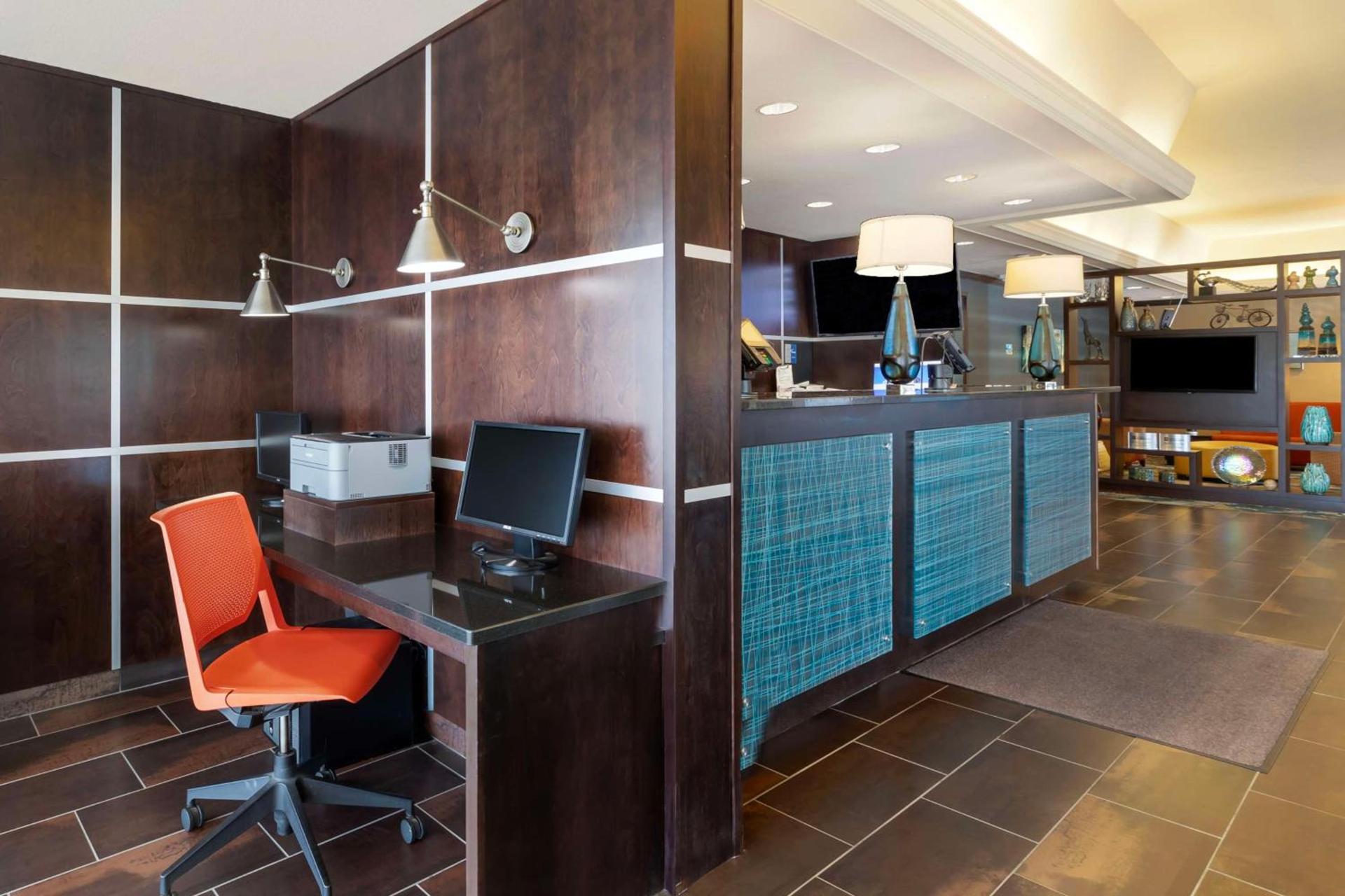 Best Western Plus Midwest Inn photo 8