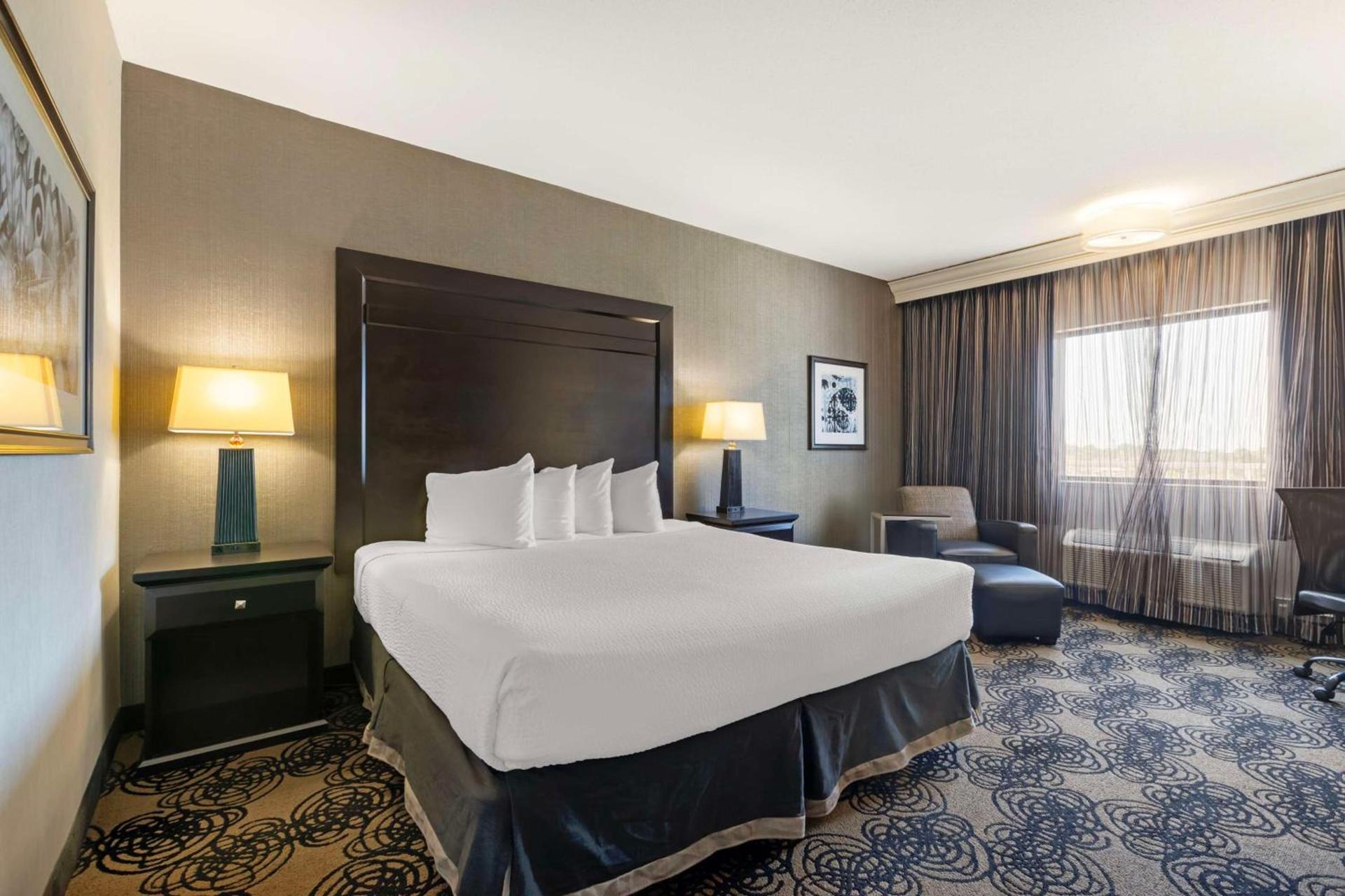 Best Western Plus Midwest Inn photo 16