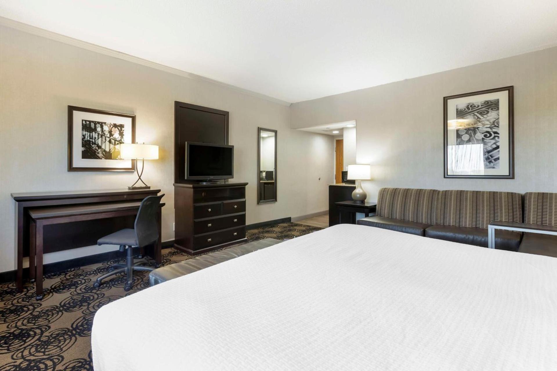 Best Western Plus Midwest Inn photo 21