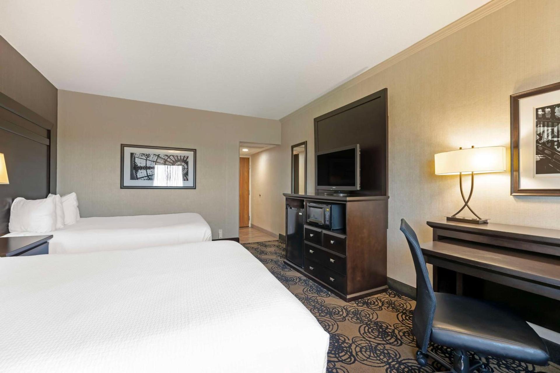 Best Western Plus Midwest Inn photo 24