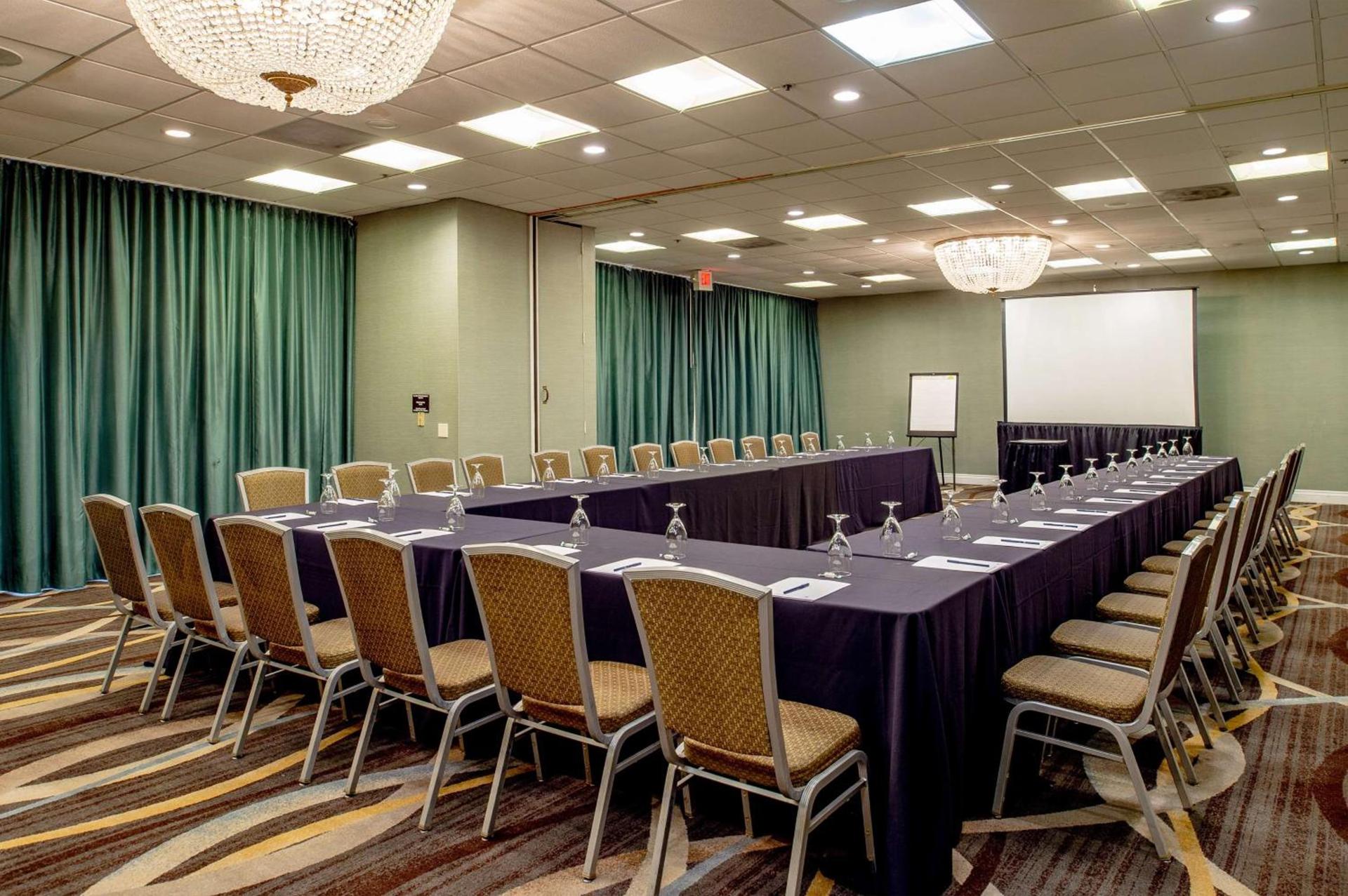 DoubleTree by Hilton Collinsville/St.Louis photo 52