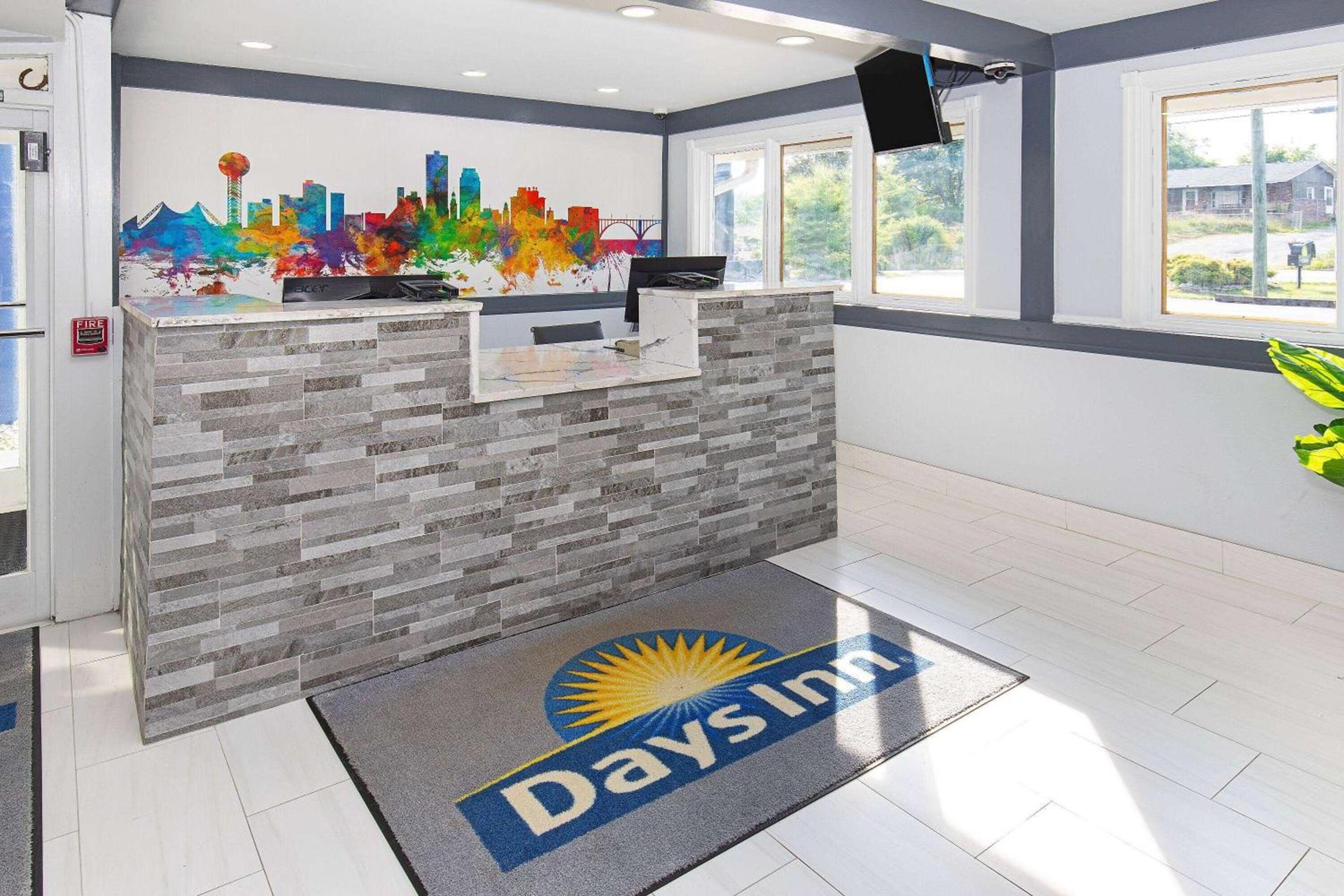 Days Inn by Wyndham Knoxville North photo 4