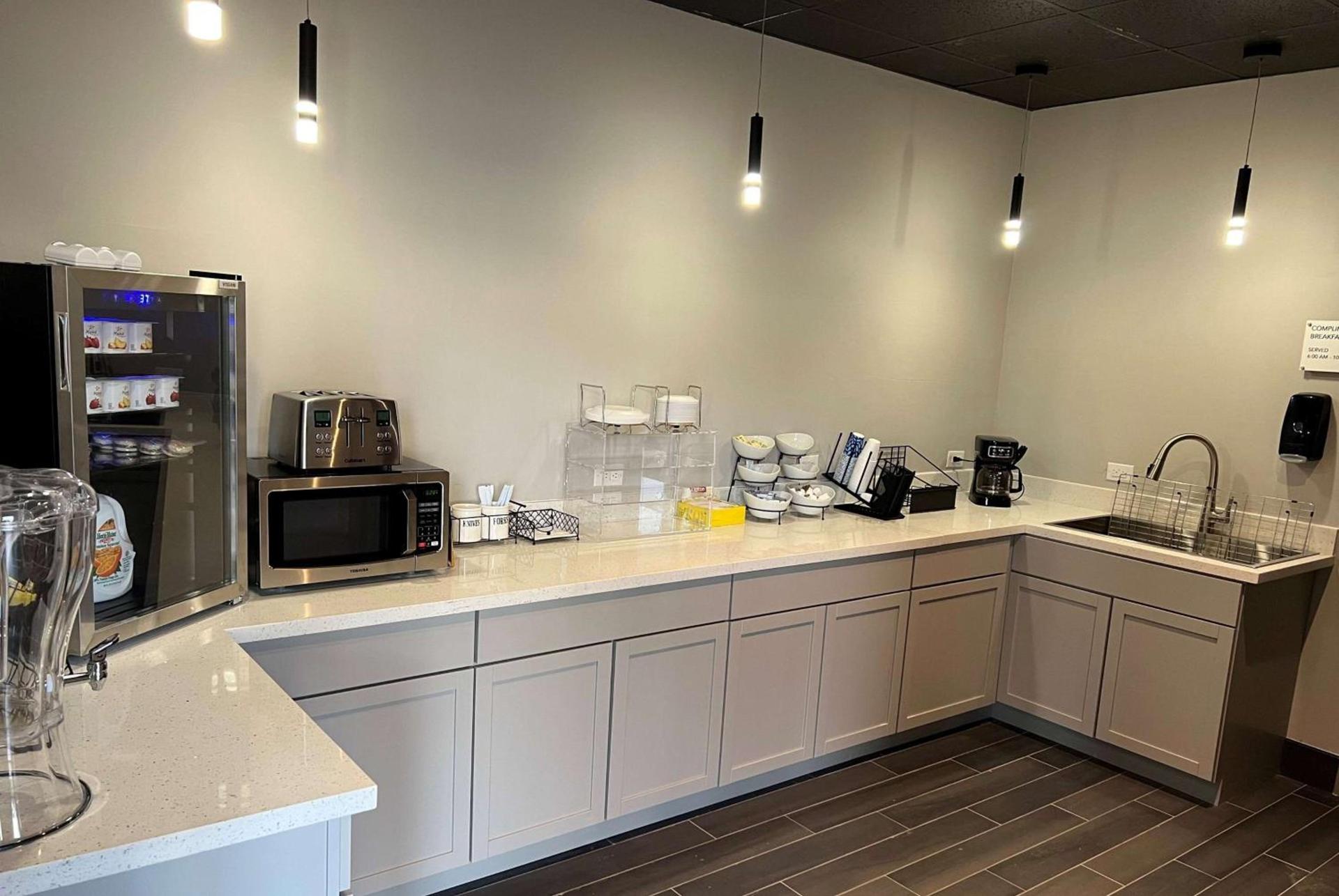 Ramada by Wyndham Studio Suites Dothan photo 2