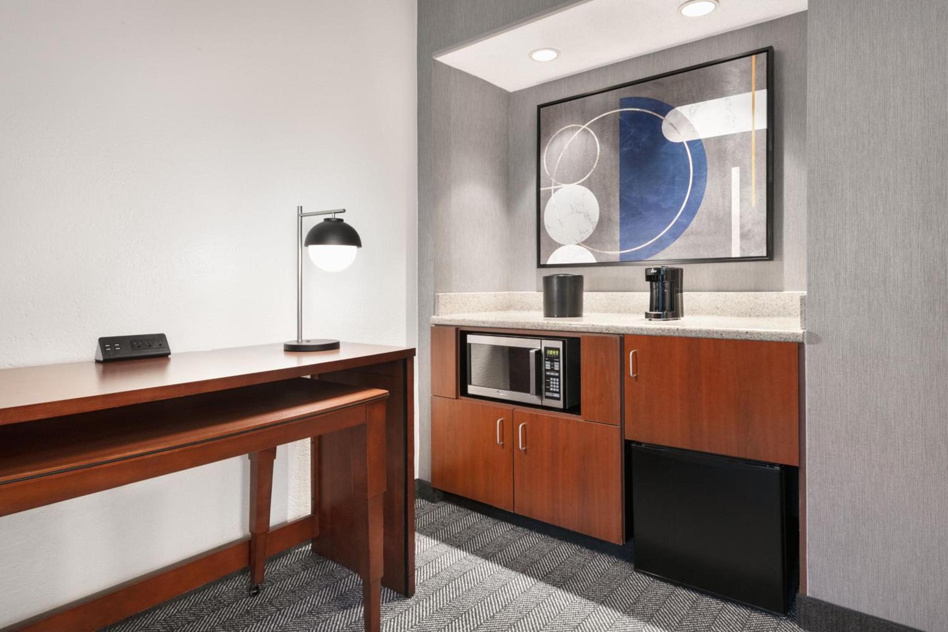 Courtyard by Marriott Memphis Airport photo 19