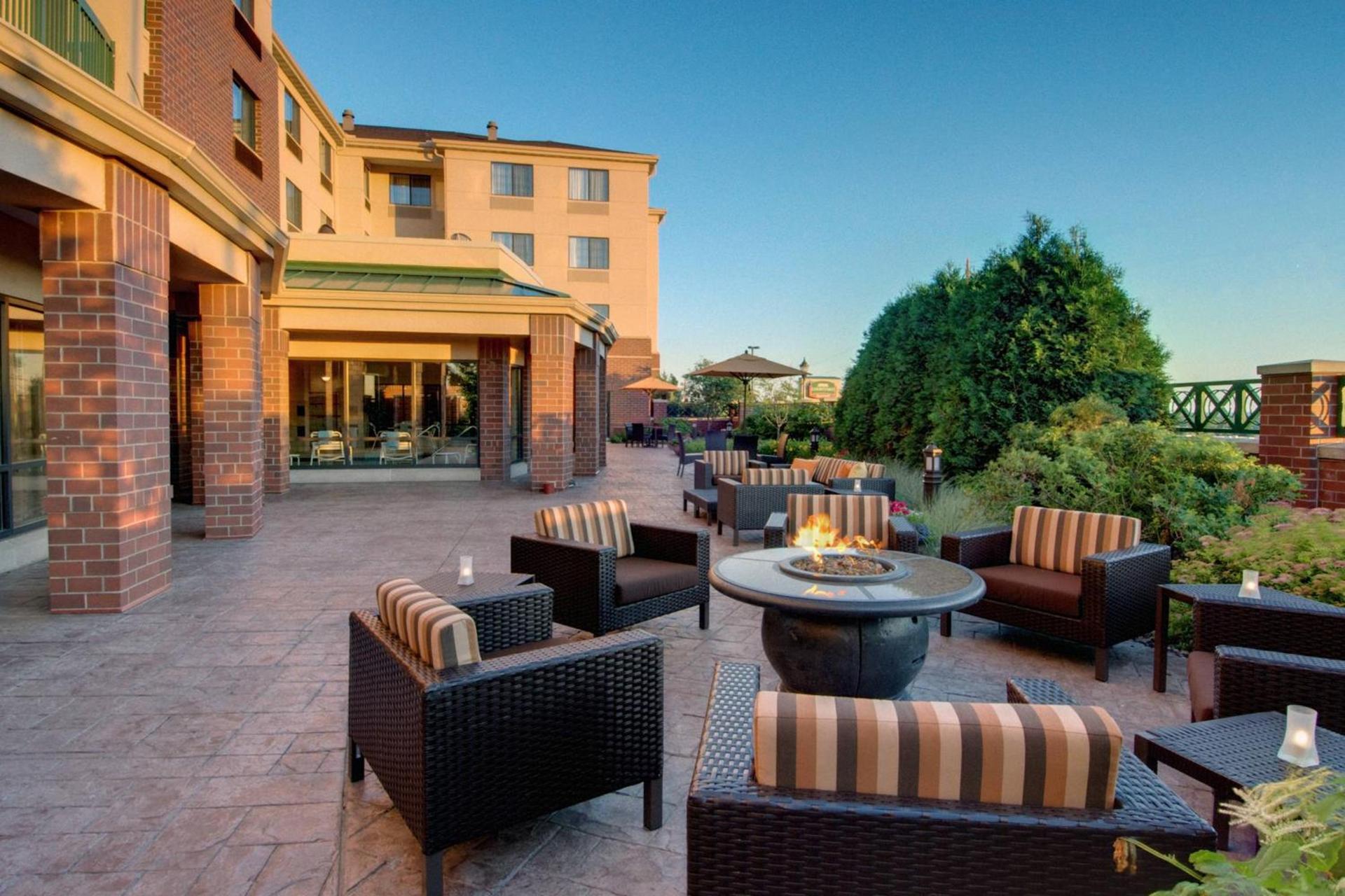 Courtyard by Marriott Madison East photo 5