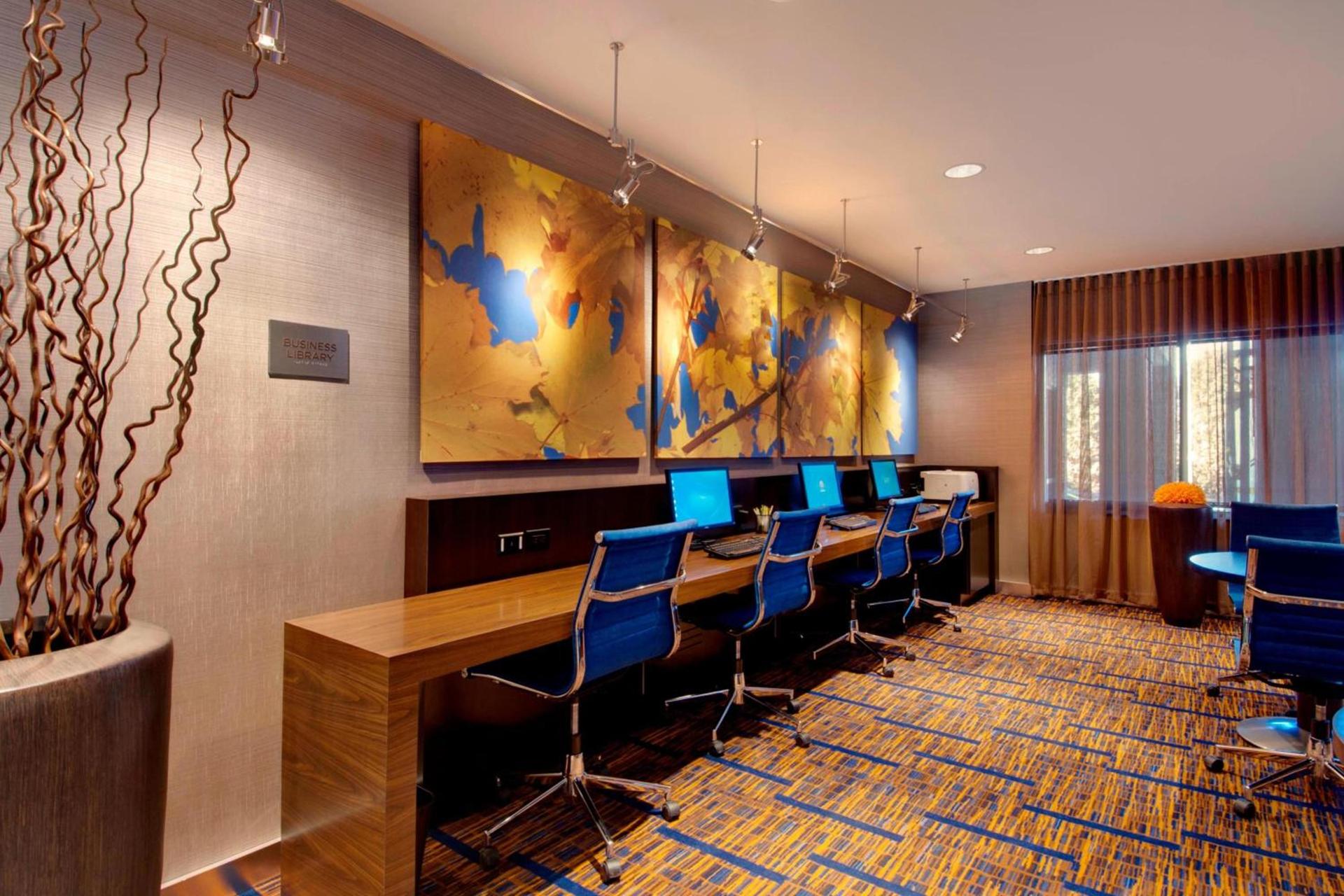 Courtyard by Marriott Madison East photo 13