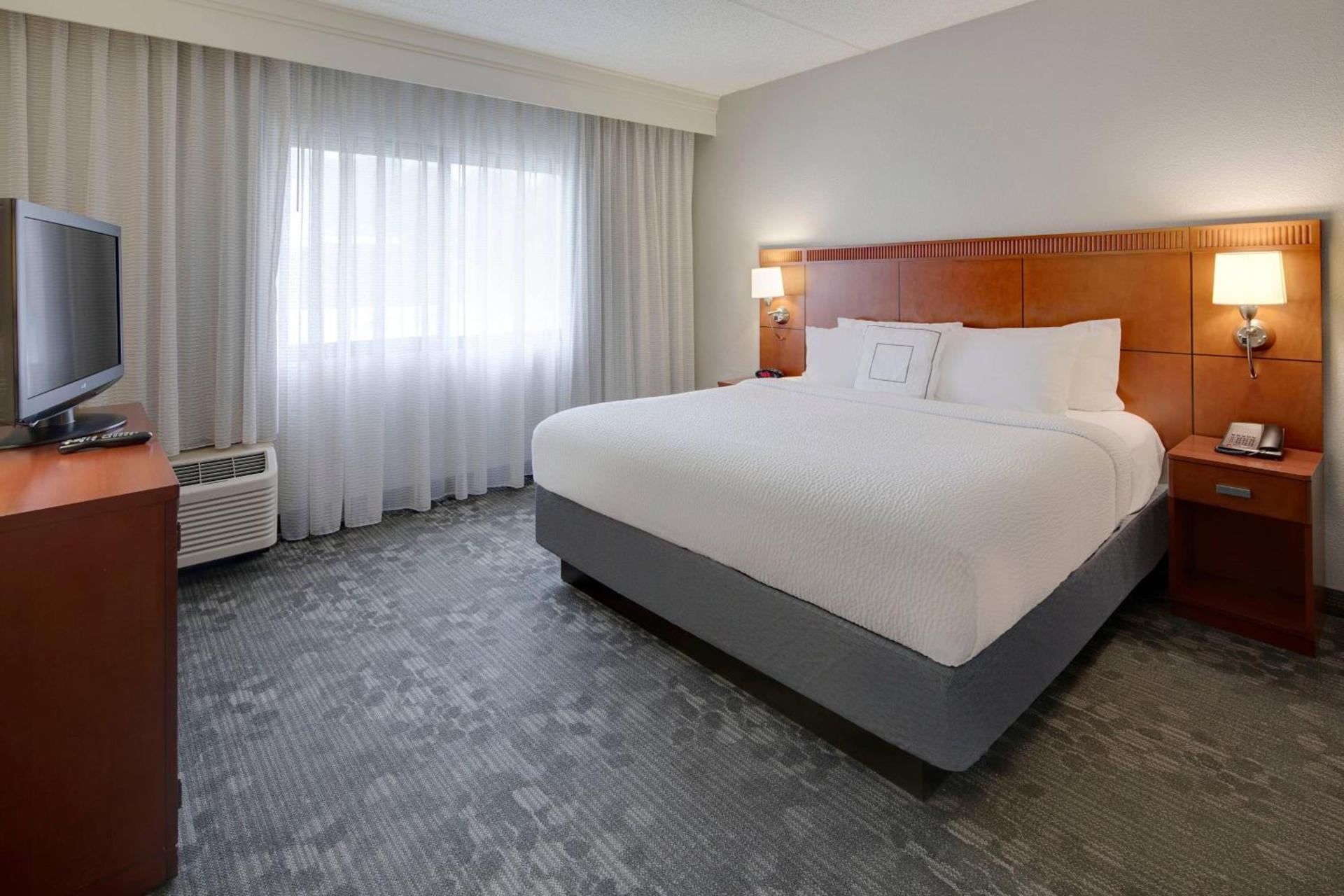 Courtyard by Marriott Atlanta Windy Hill/Ballpark photo 22