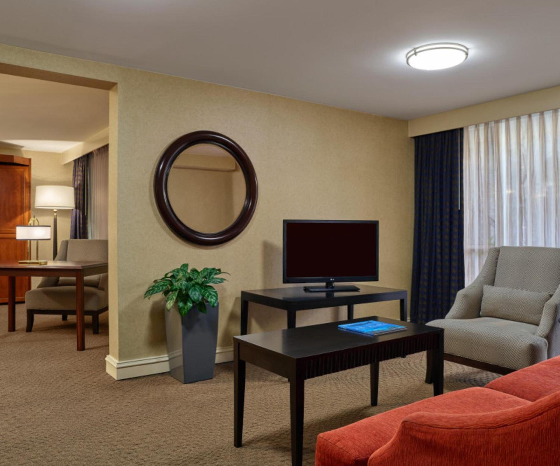 Courtland Grand Hotel, Trademark Collection by Wyndham photo 80