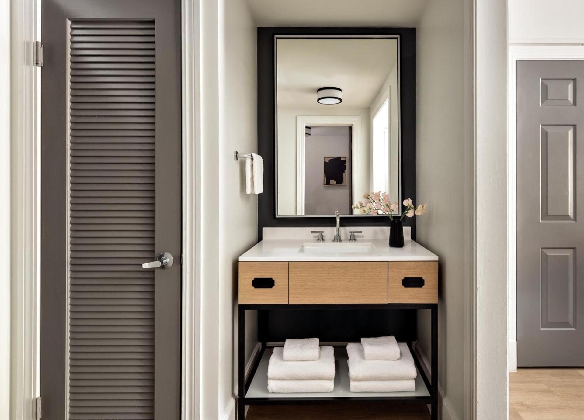 Kimpton Brice Hotel by IHG photo 16