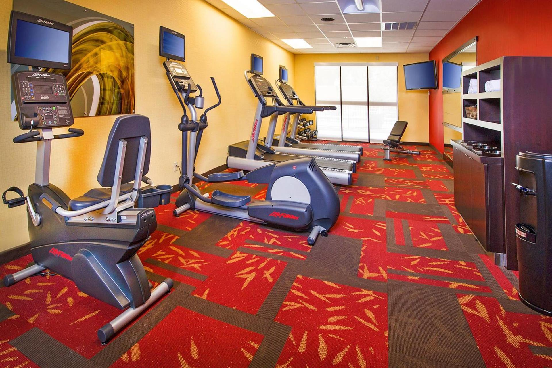 Courtyard by Marriott North Charleston Airport Coliseum photo 24
