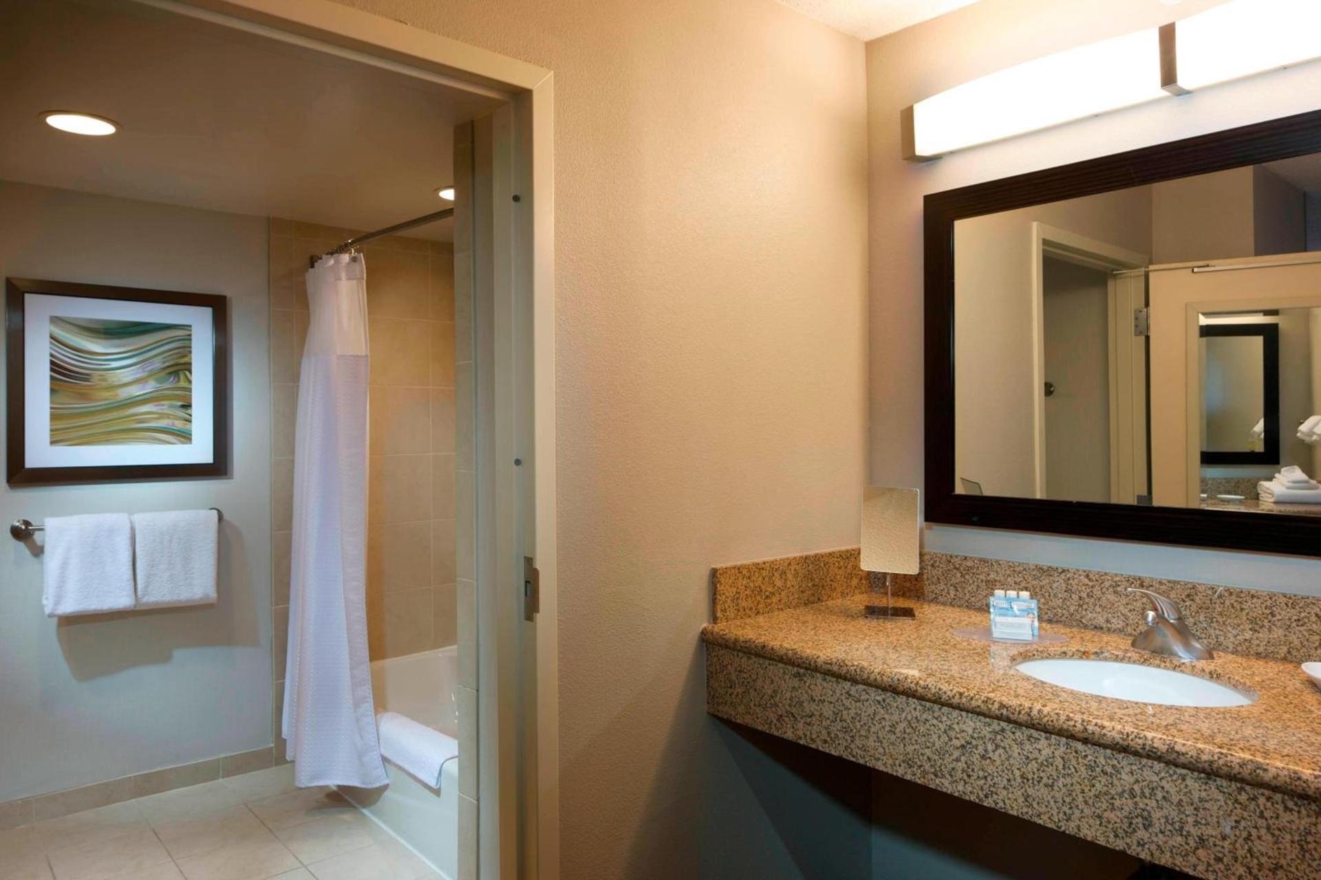 Courtyard by Marriott Jackson photo 12