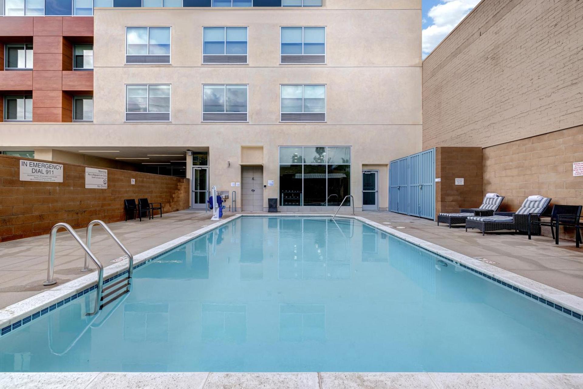 Holiday Inn Express & Suites - Glendale Downtown photo 23